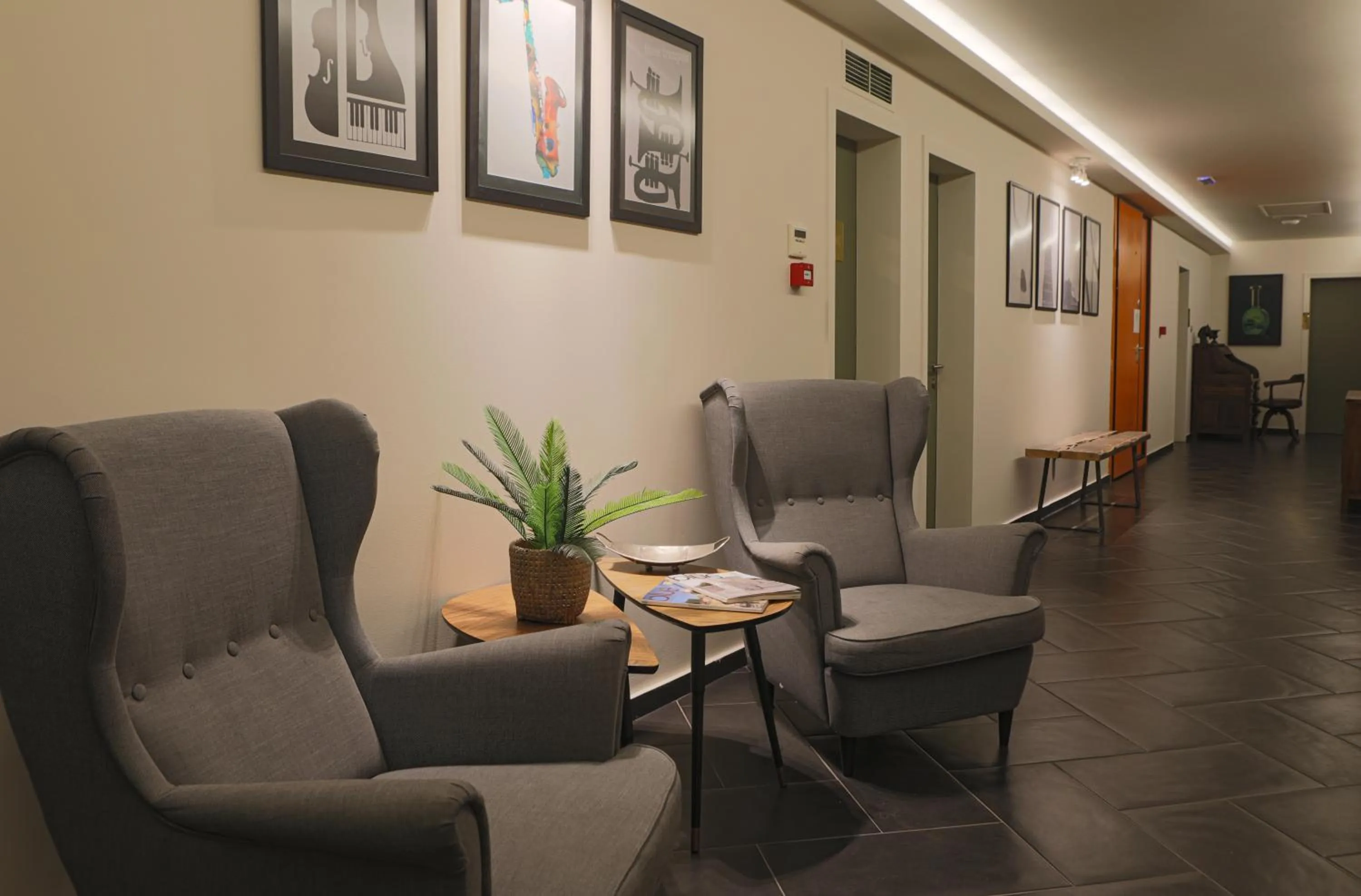 Communal lounge/ TV room in Elite Ermou Suites