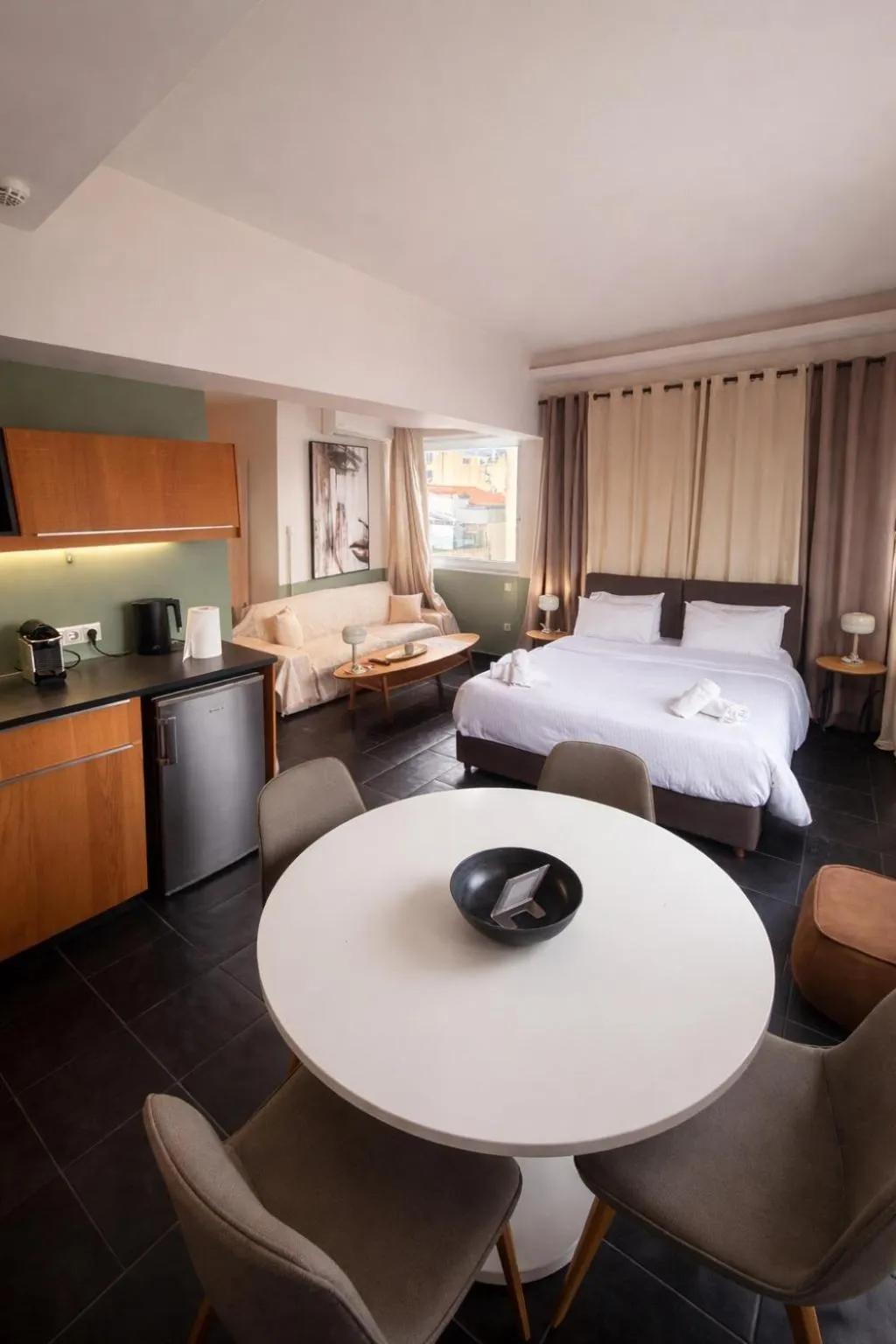 Bed in Elite Ermou Suites