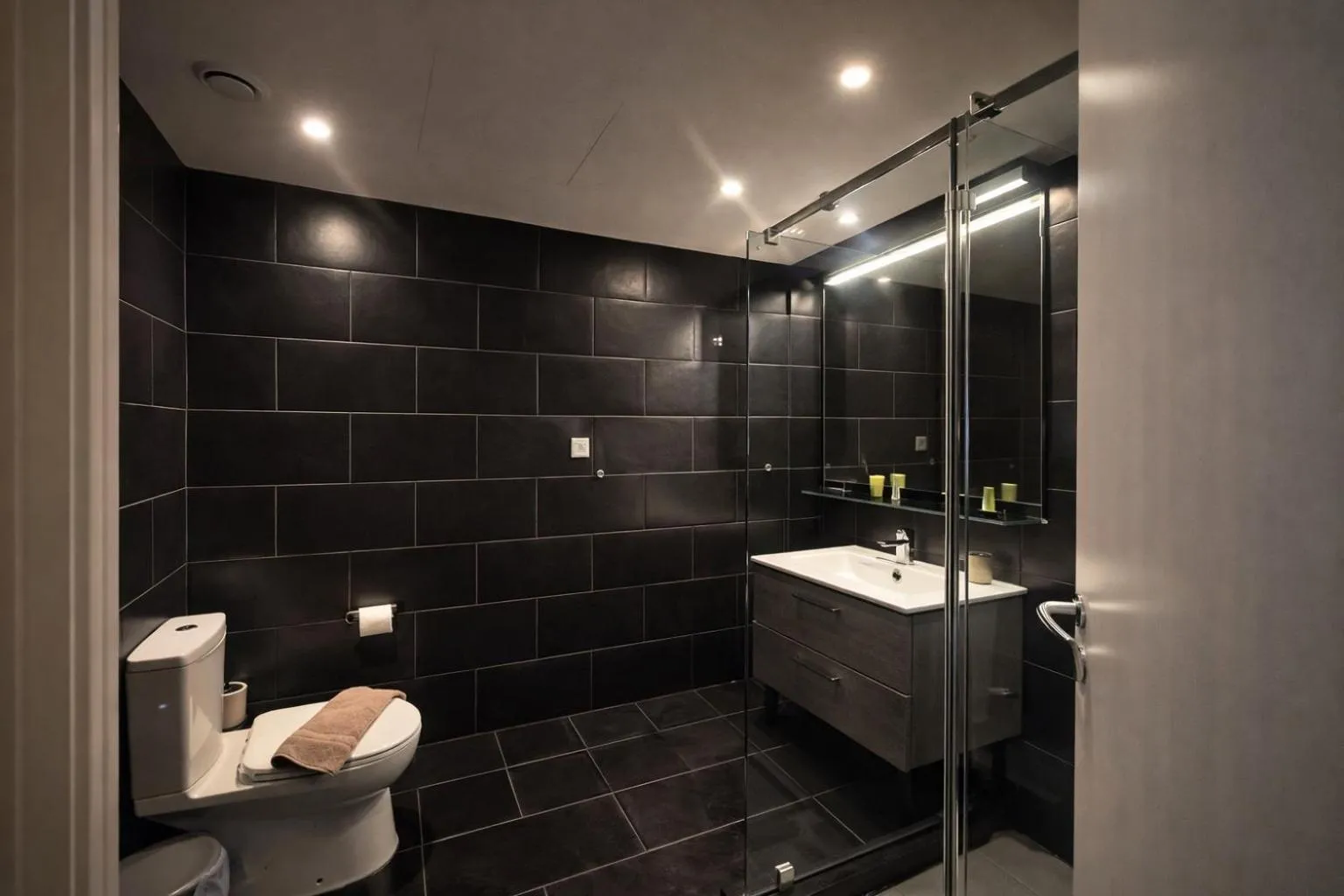 Shower in Elite Ermou Suites