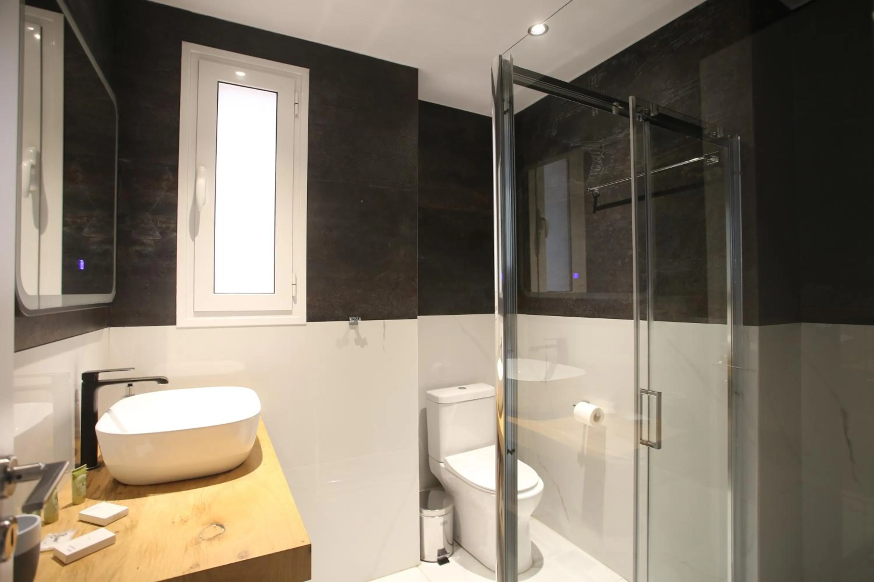 Bathroom in GK Athens by GK Properties