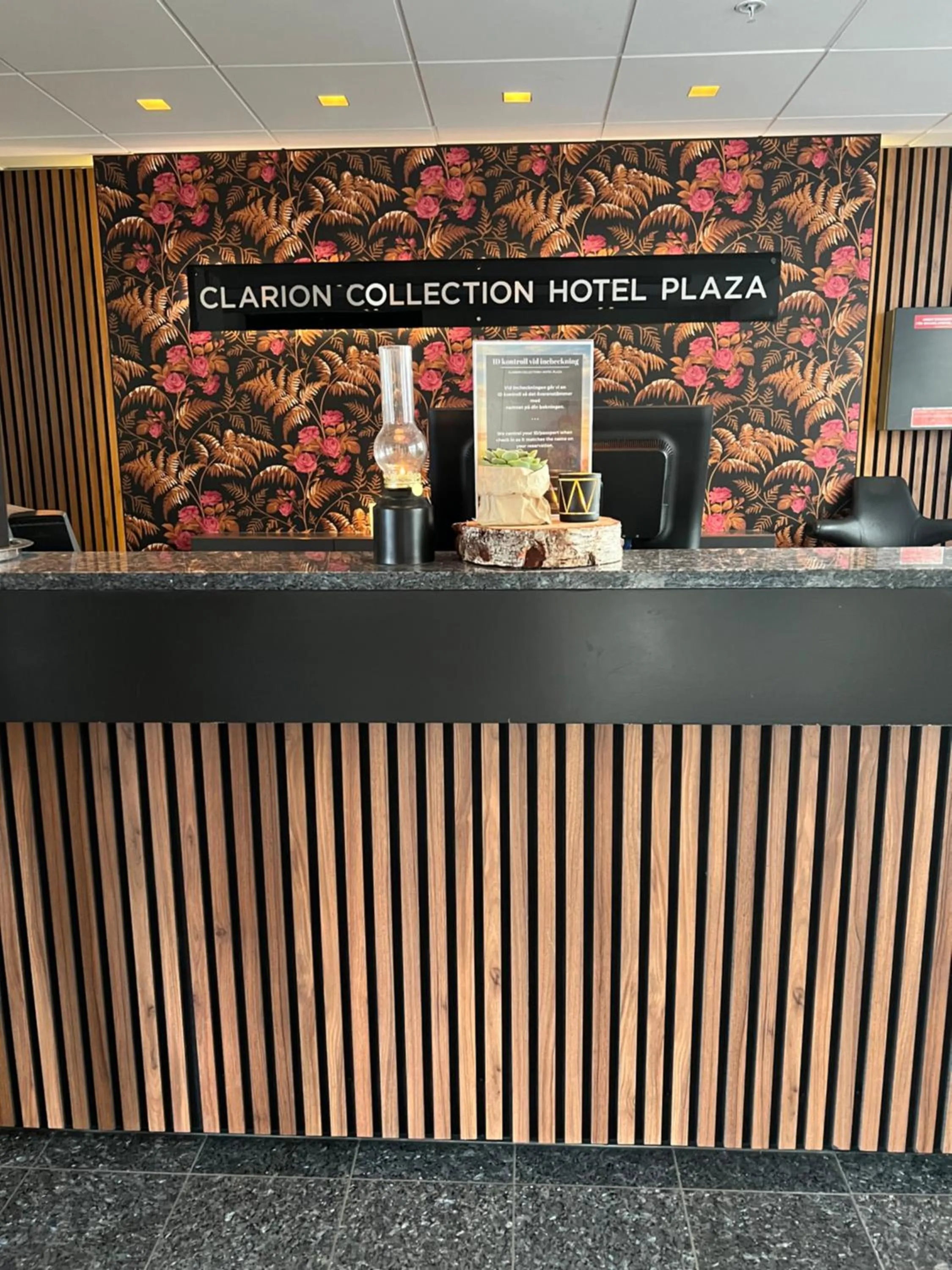 Lobby or reception in Home Hotel Plaza