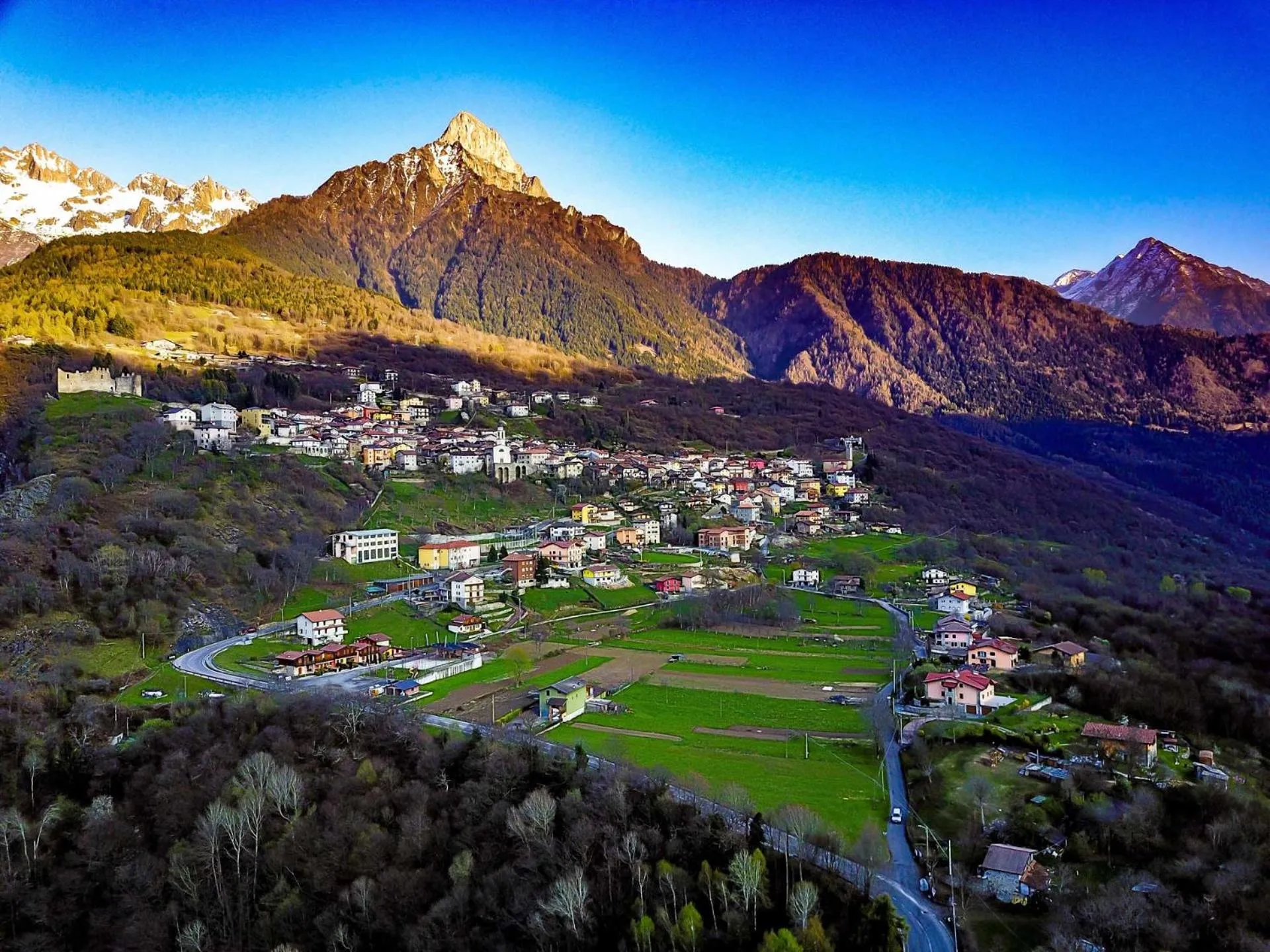Neighbourhood in B&B Castello Cimbergo