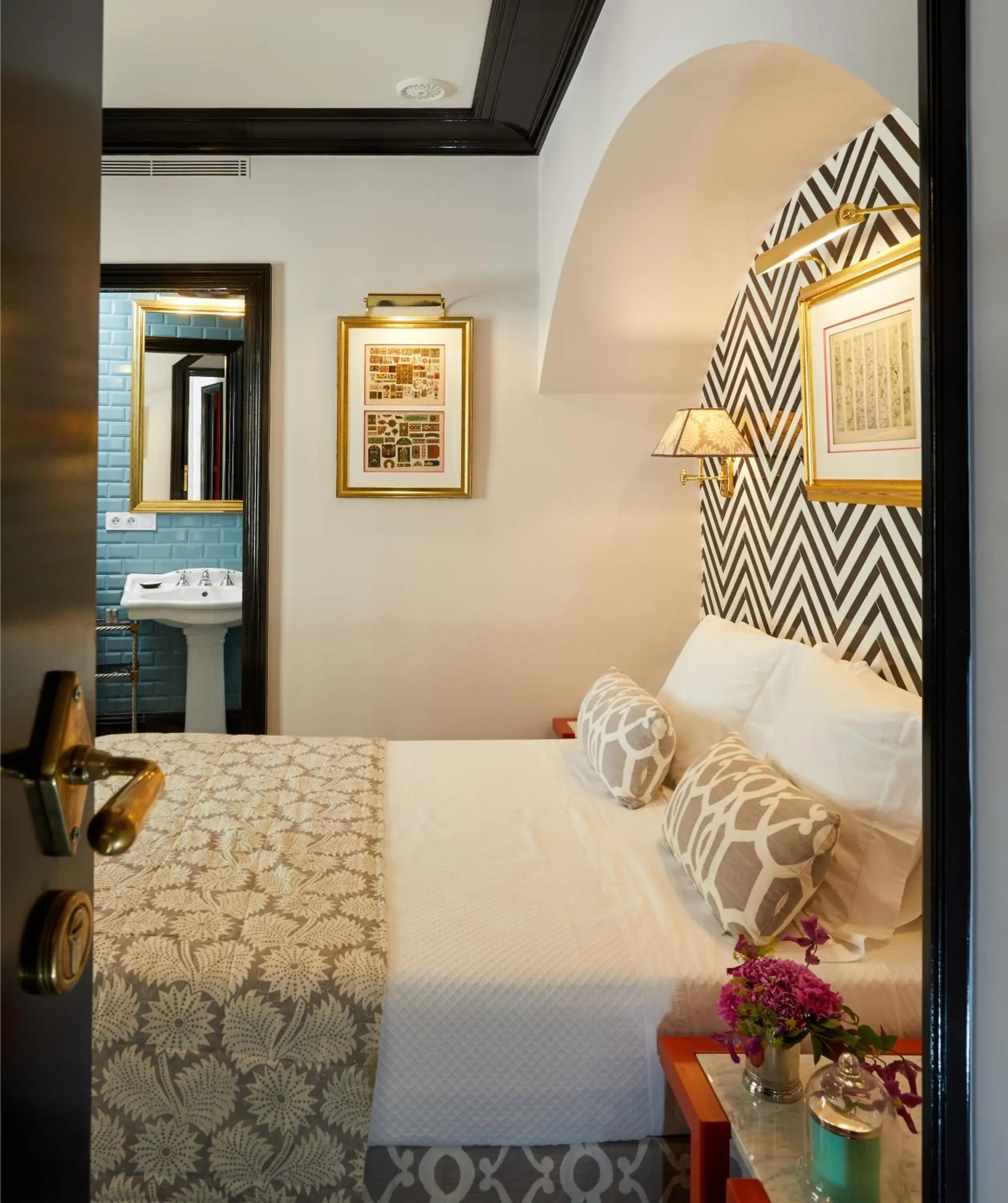 Small Double Room in Triana House Small Double Room in Triana House