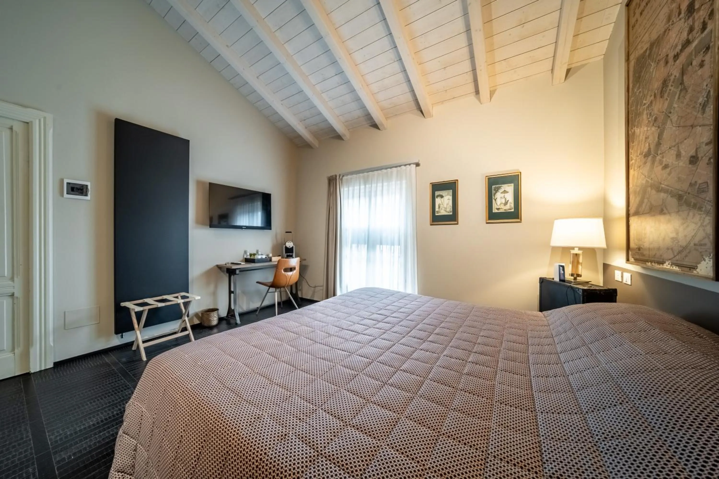 Bed in Palazzo Gozzi Bed & Beauty