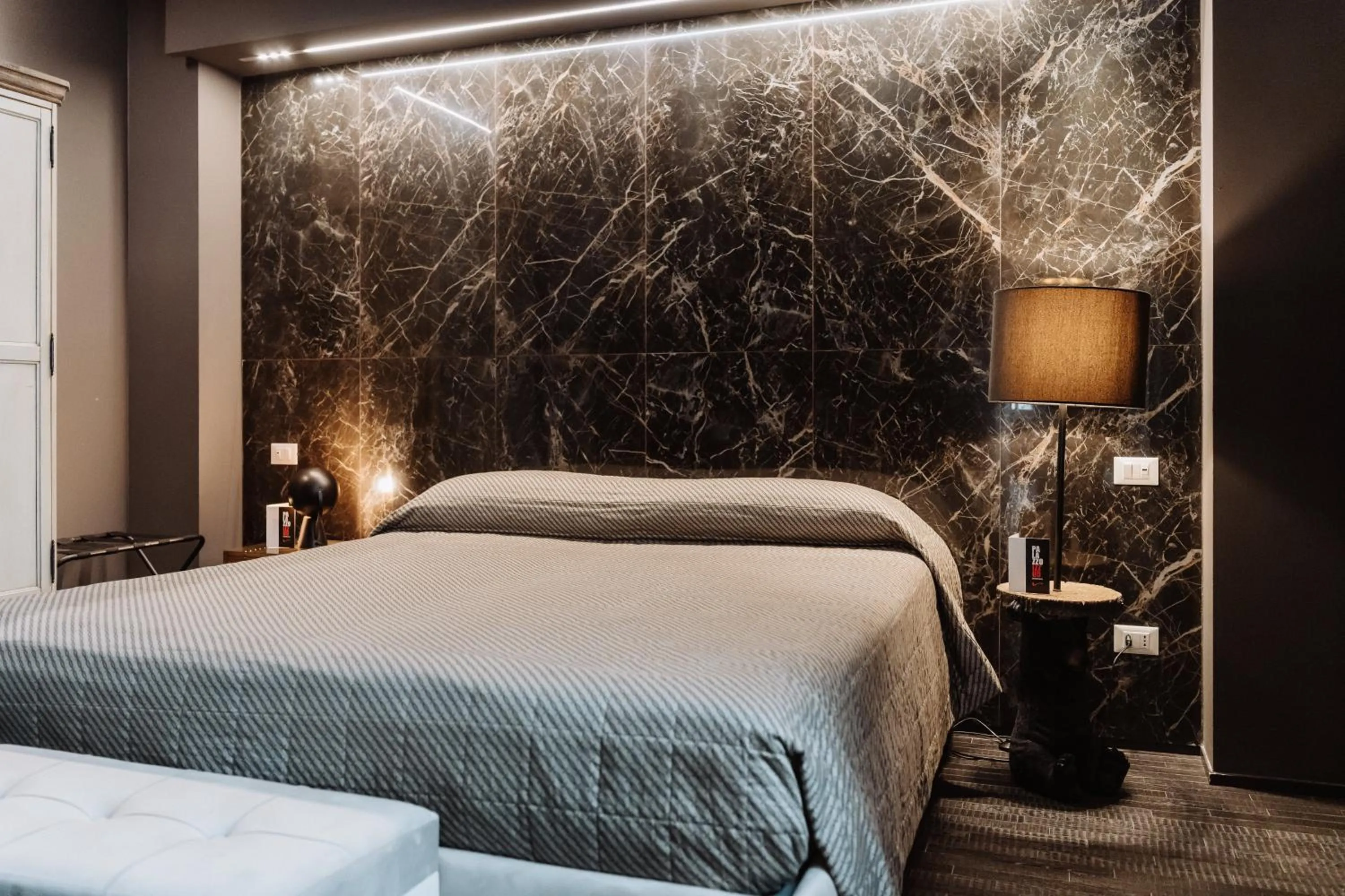 Bed in Palazzo Gozzi Bed & Beauty