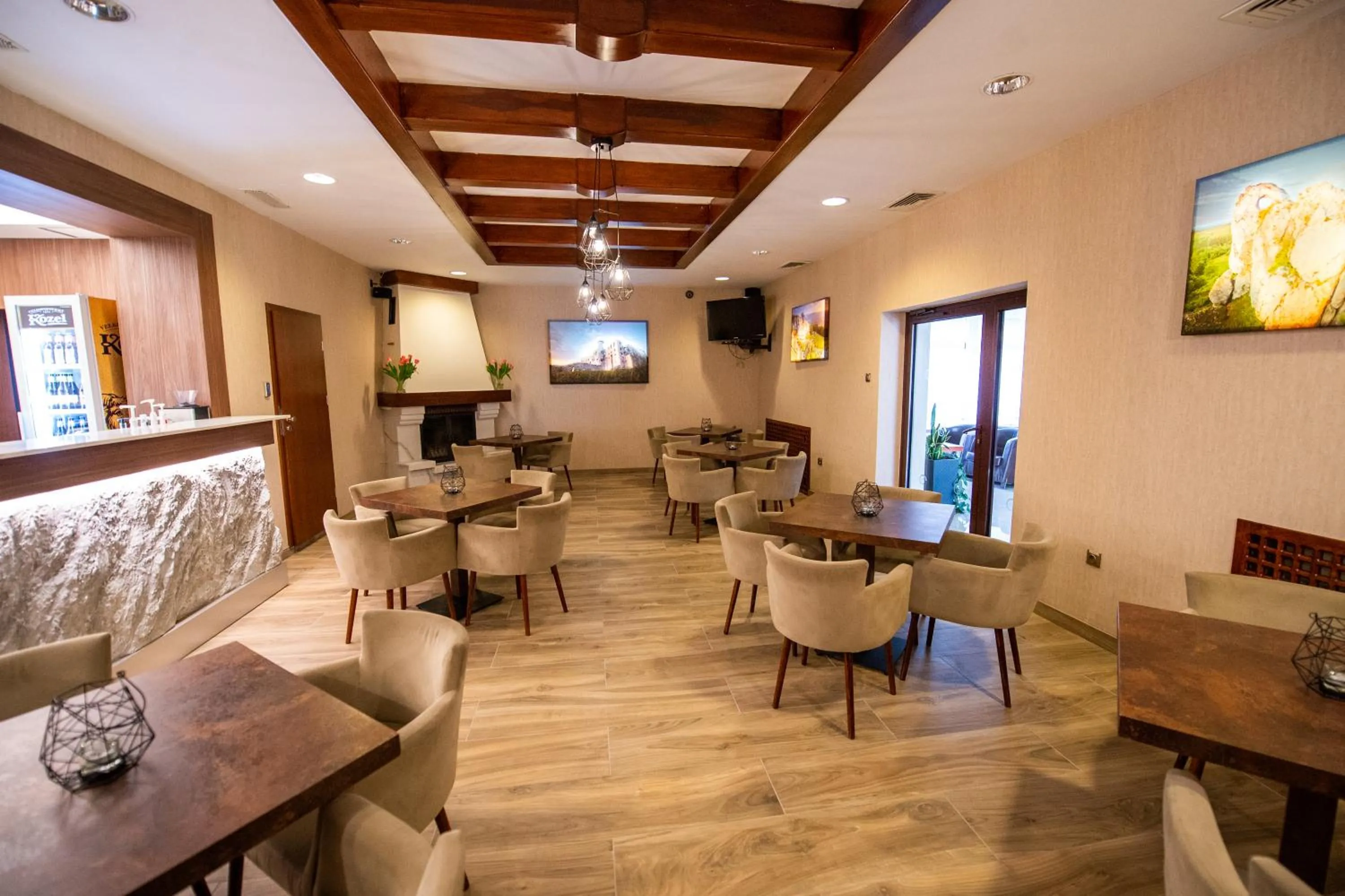 Restaurant/places to eat in Hotel Ostaniec