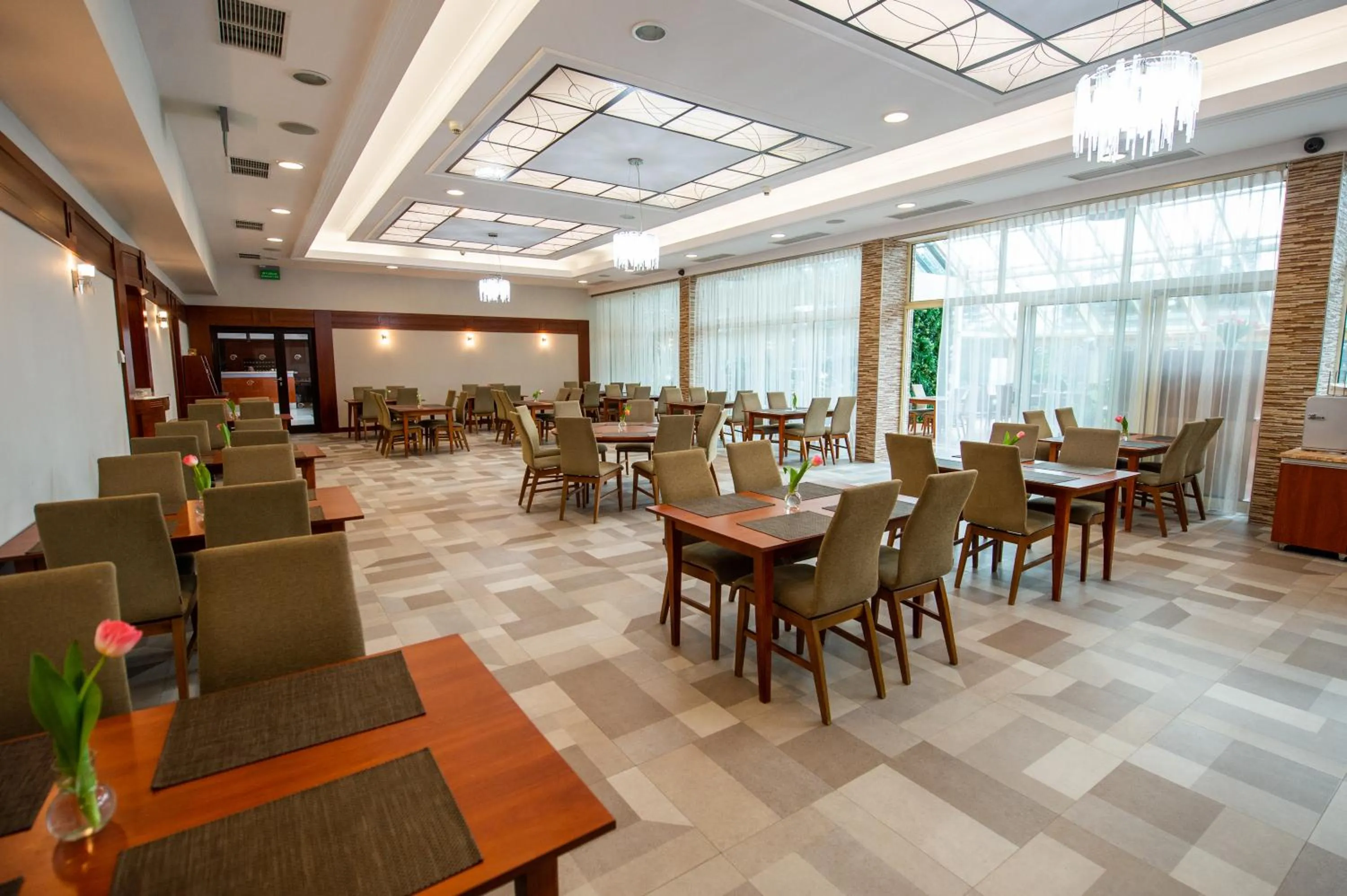 Restaurant/places to eat in Hotel Ostaniec