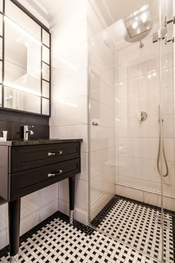 Shower in Gotyk House