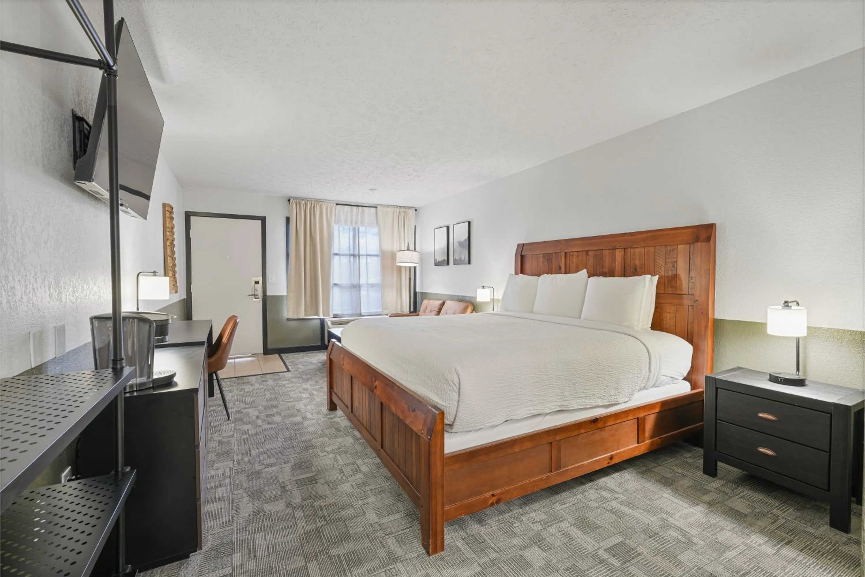 Bedroom, Bed in Tremont Lodge & Resort