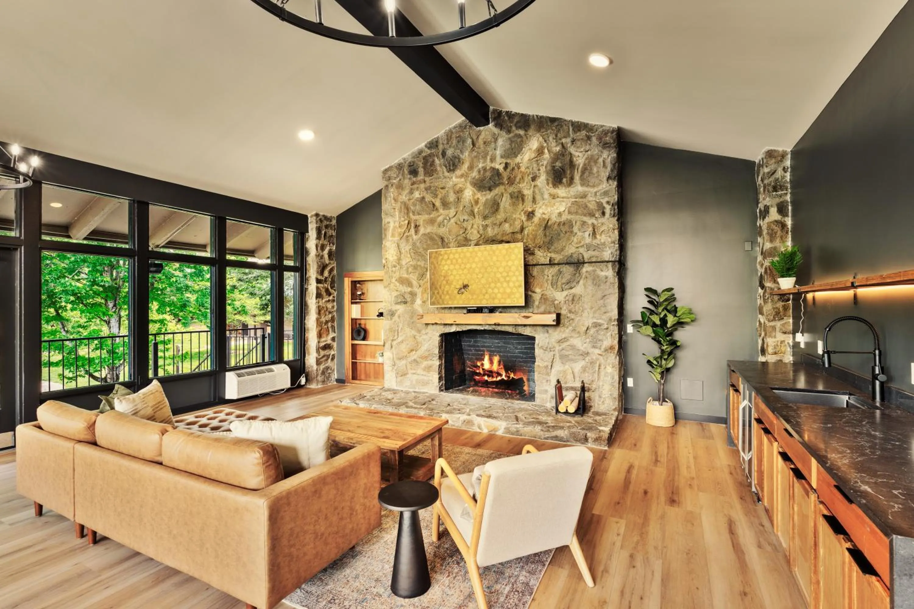 TV and multimedia in Tremont Lodge & Resort