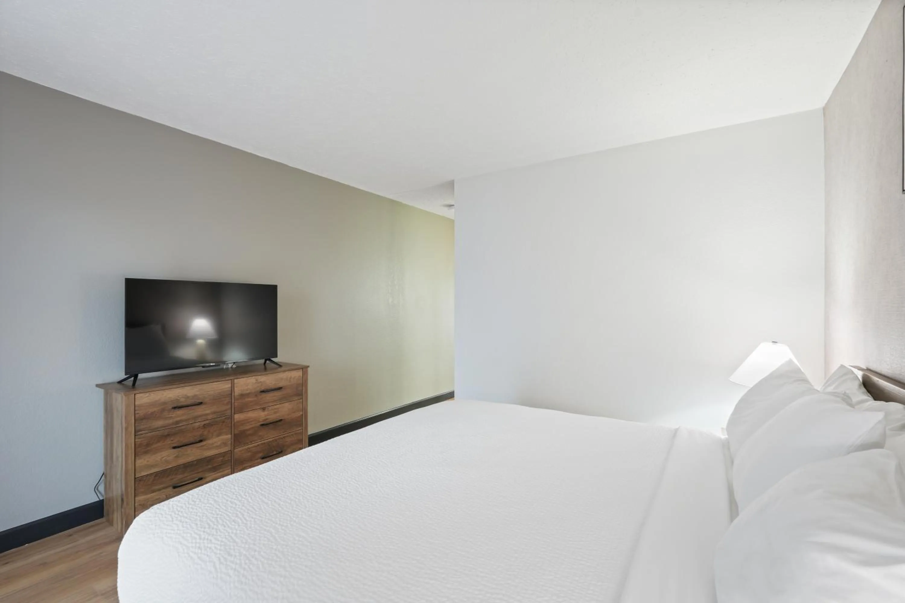 Bed in Tremont Lodge & Resort