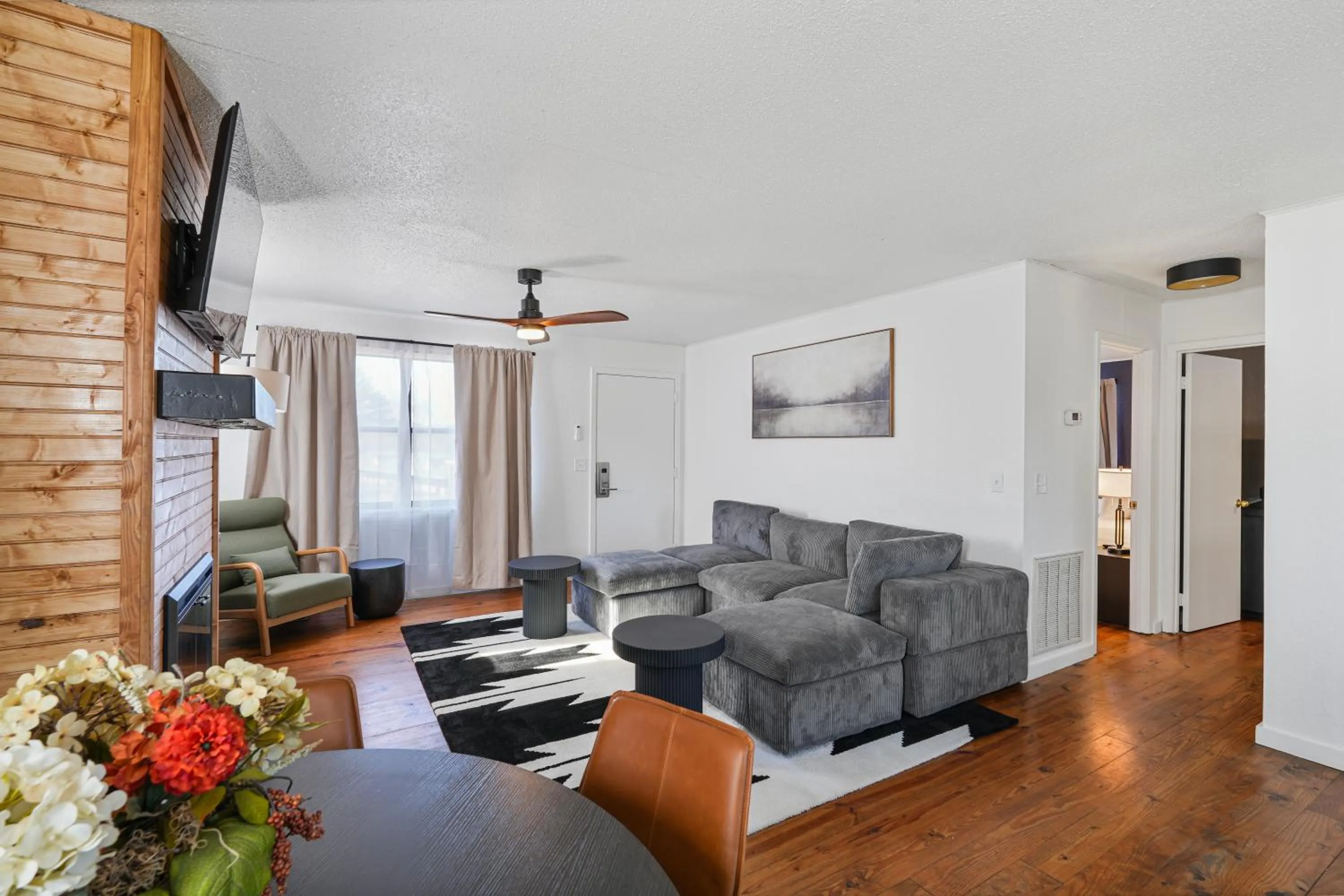 TV and multimedia in Tremont Lodge & Resort