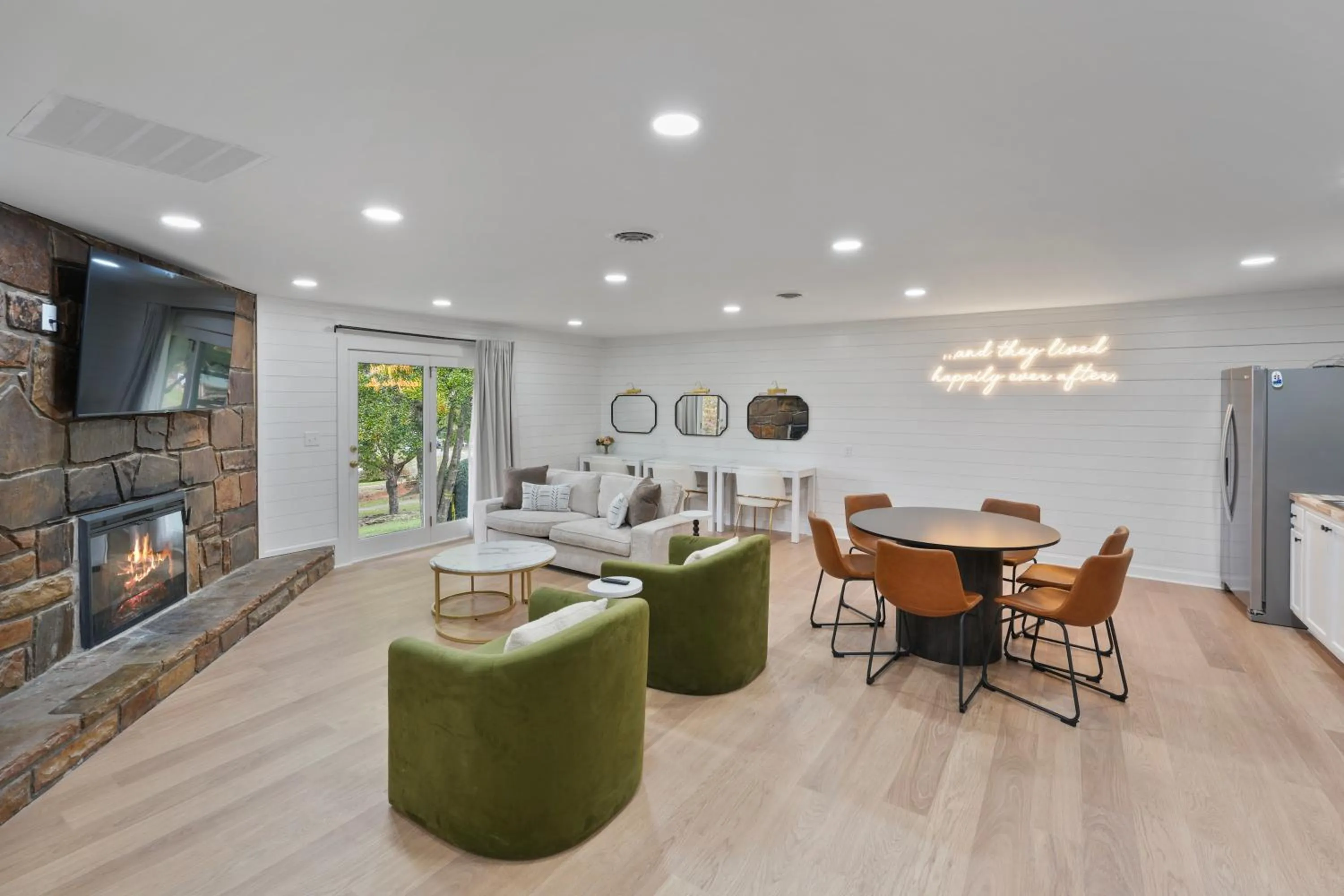 TV and multimedia in Tremont Lodge & Resort