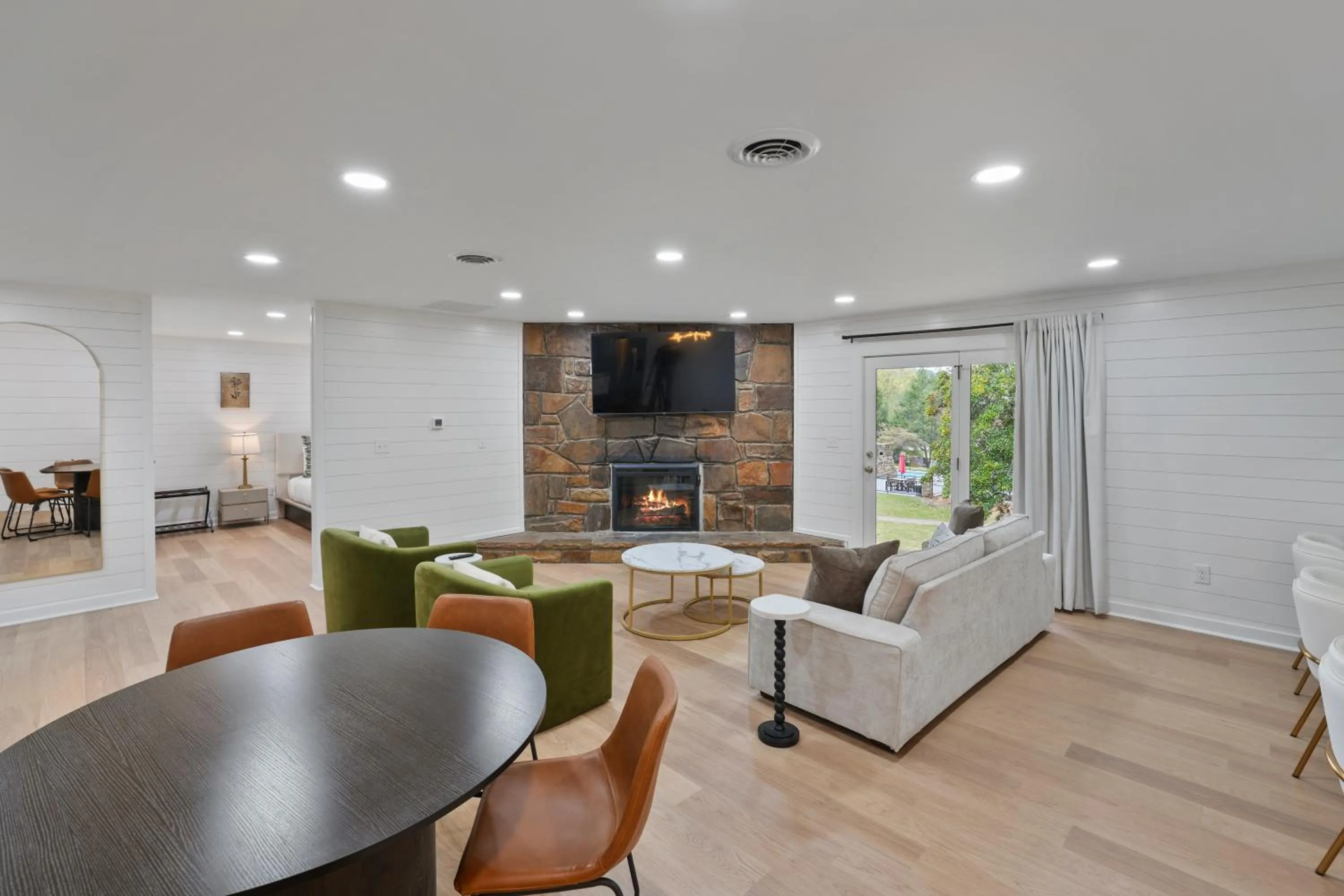 TV and multimedia in Tremont Lodge & Resort