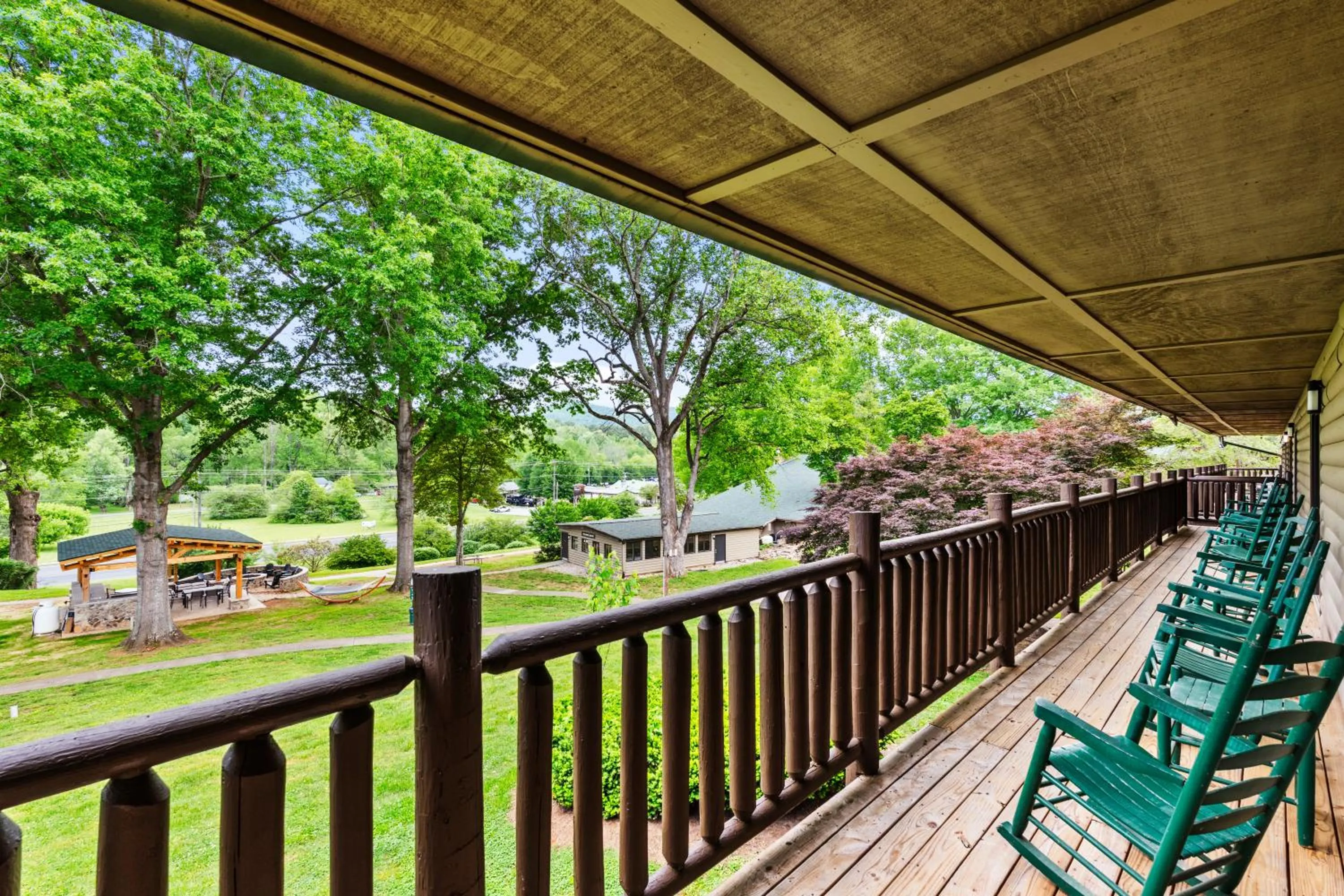 Patio in Tremont Lodge & Resort