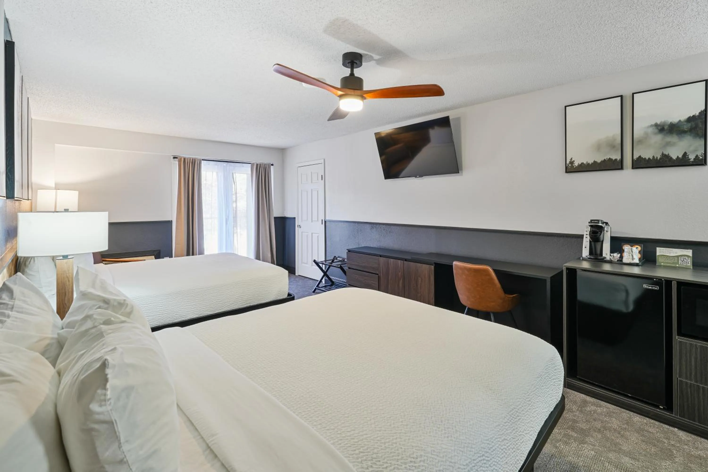 Bed in Tremont Lodge & Resort