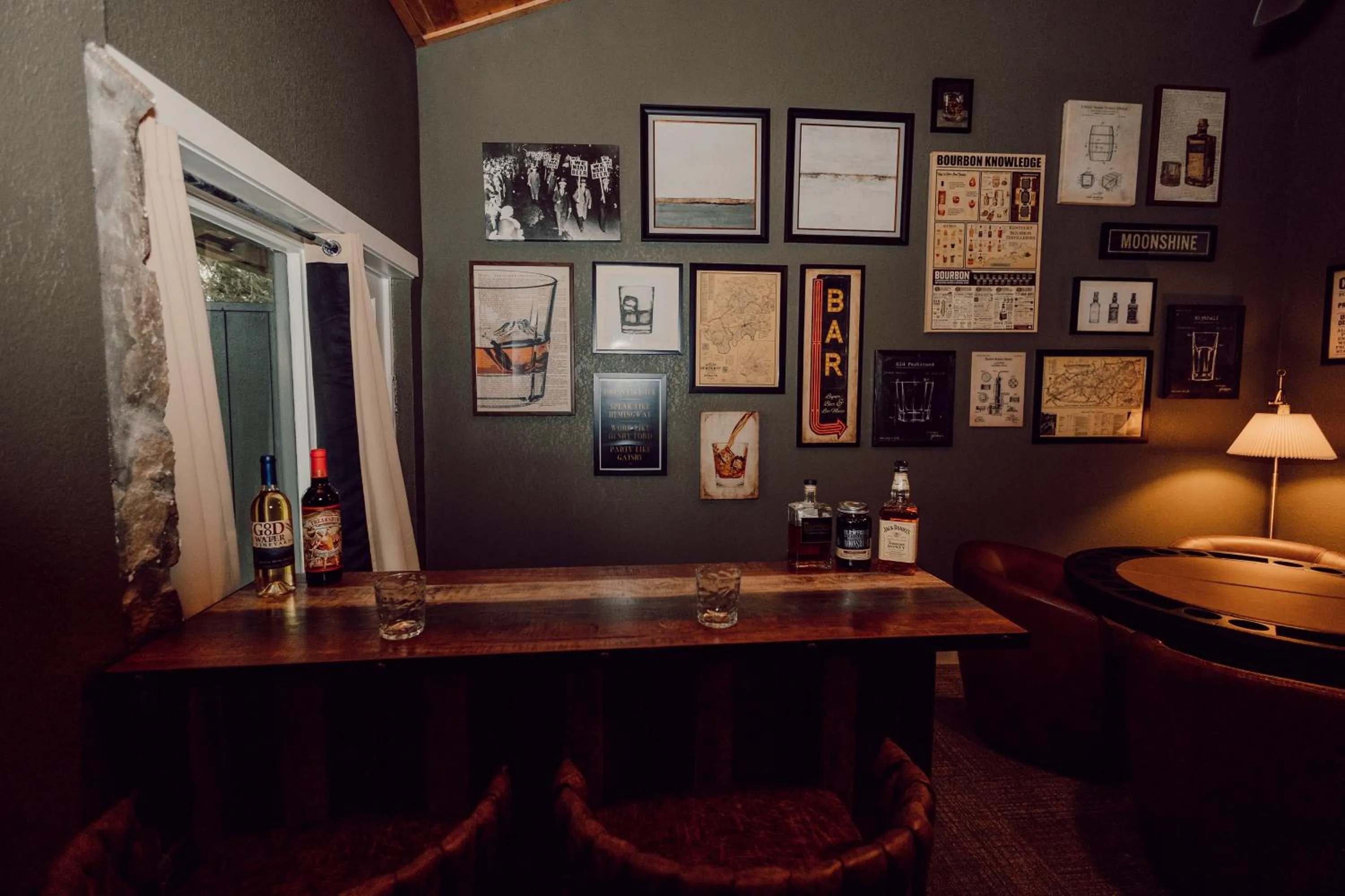 Lounge or bar in Tremont Lodge & Resort