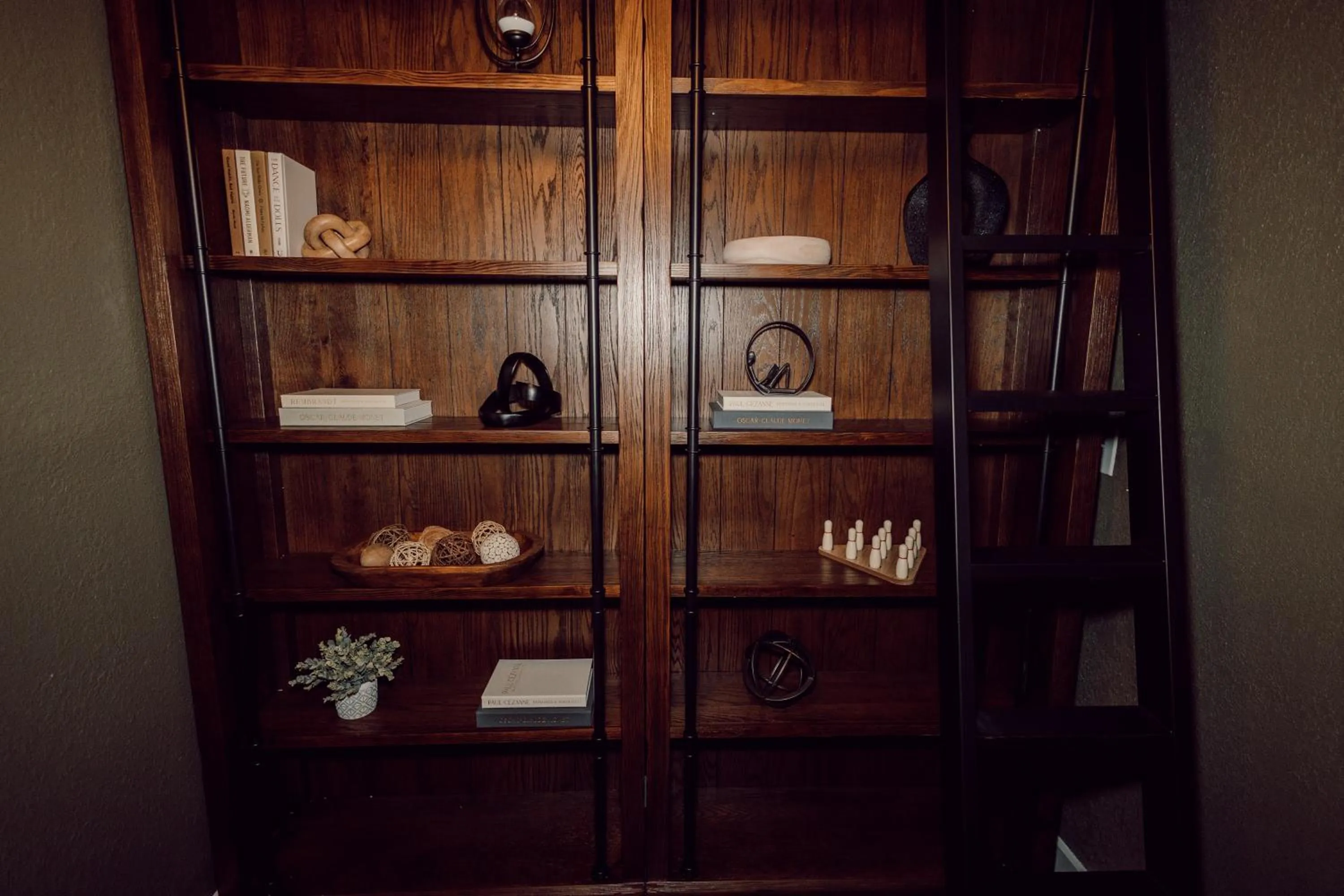 Lounge or bar in Tremont Lodge & Resort