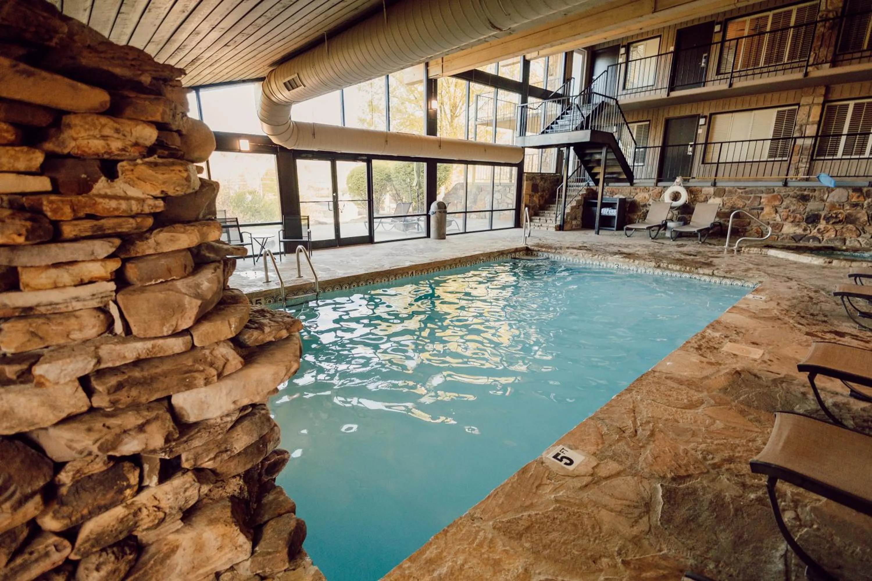 Swimming pool in Tremont Lodge & Resort