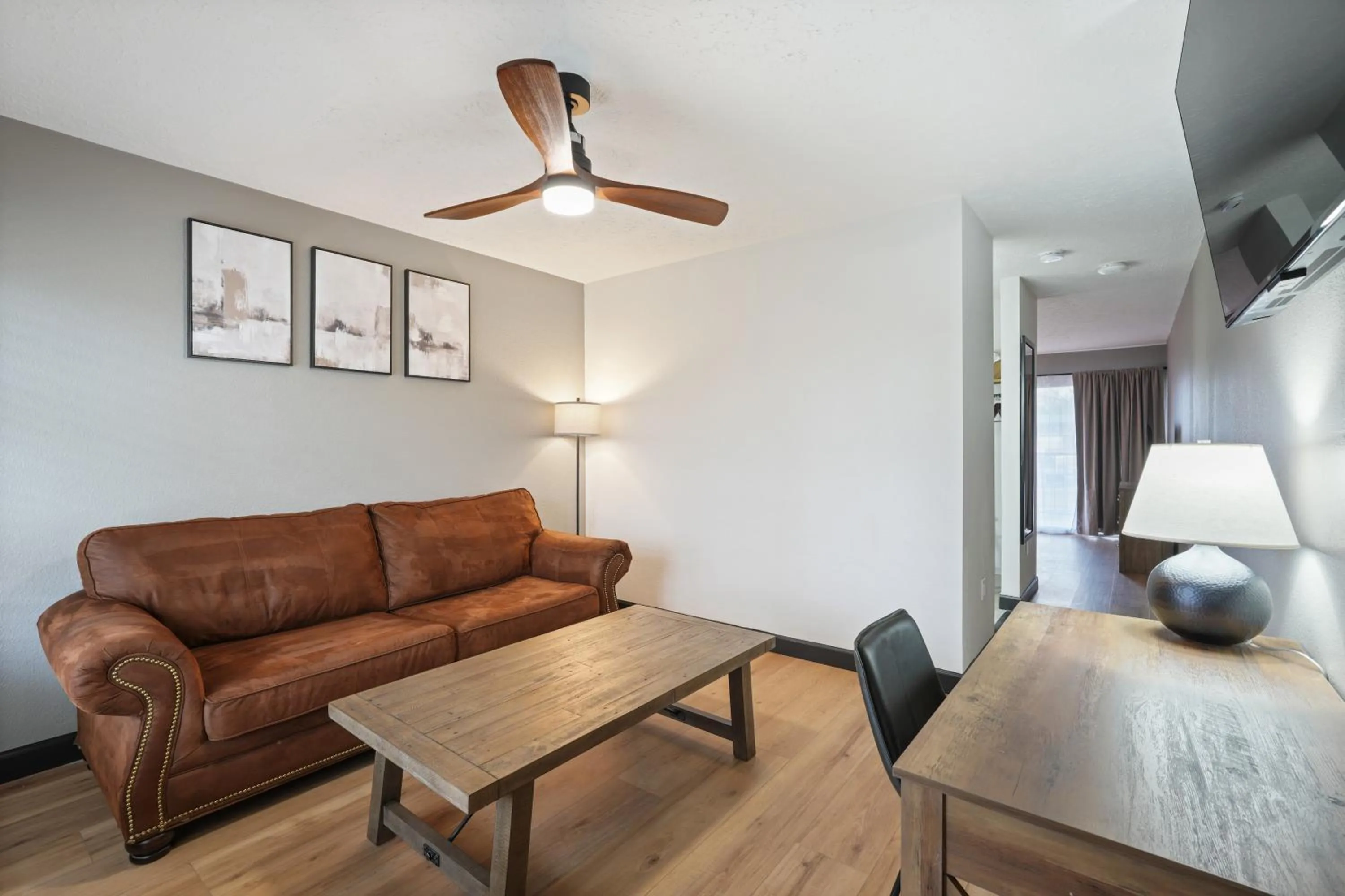 TV and multimedia in Tremont Lodge & Resort