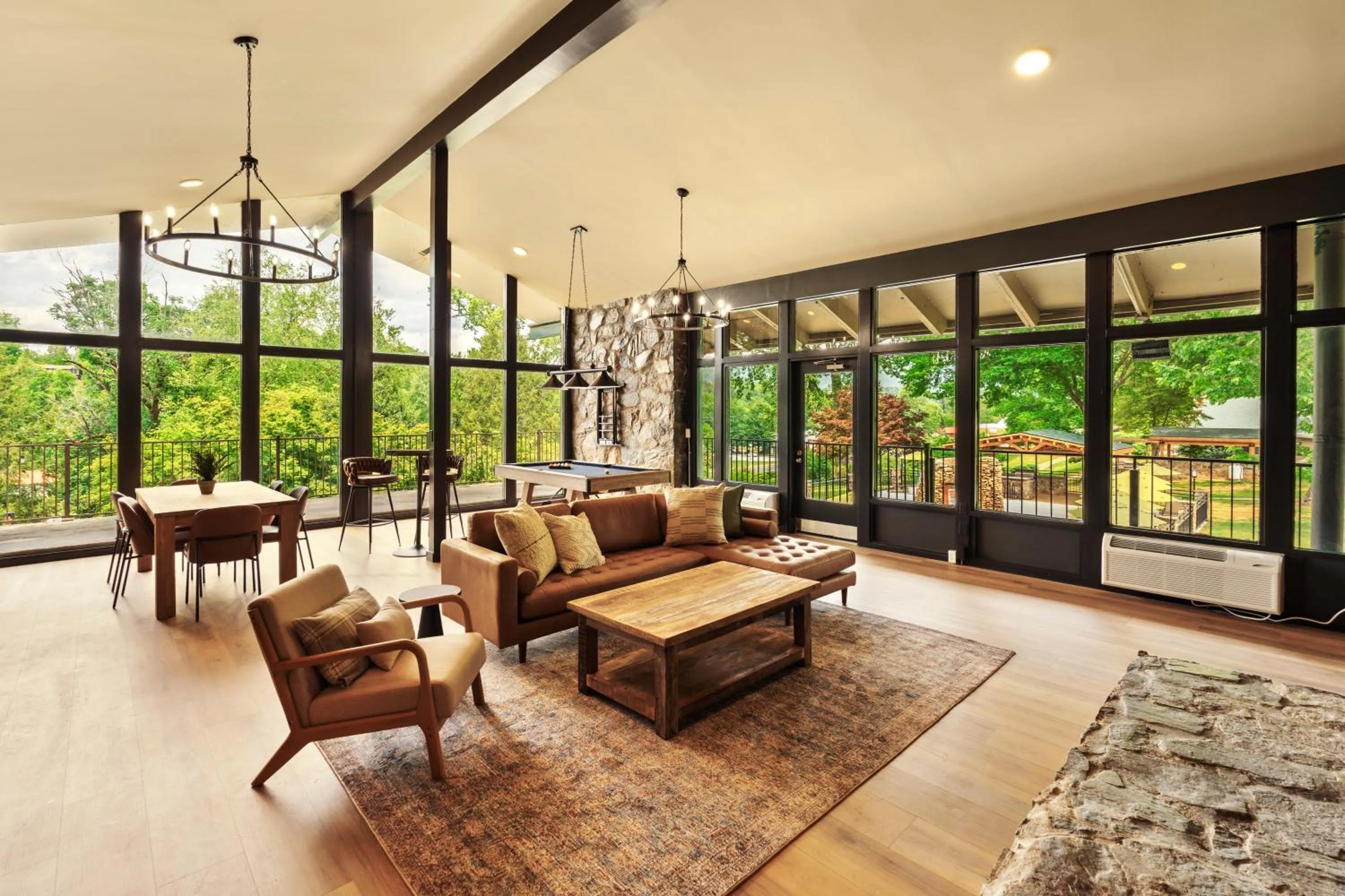 Patio in Tremont Lodge & Resort