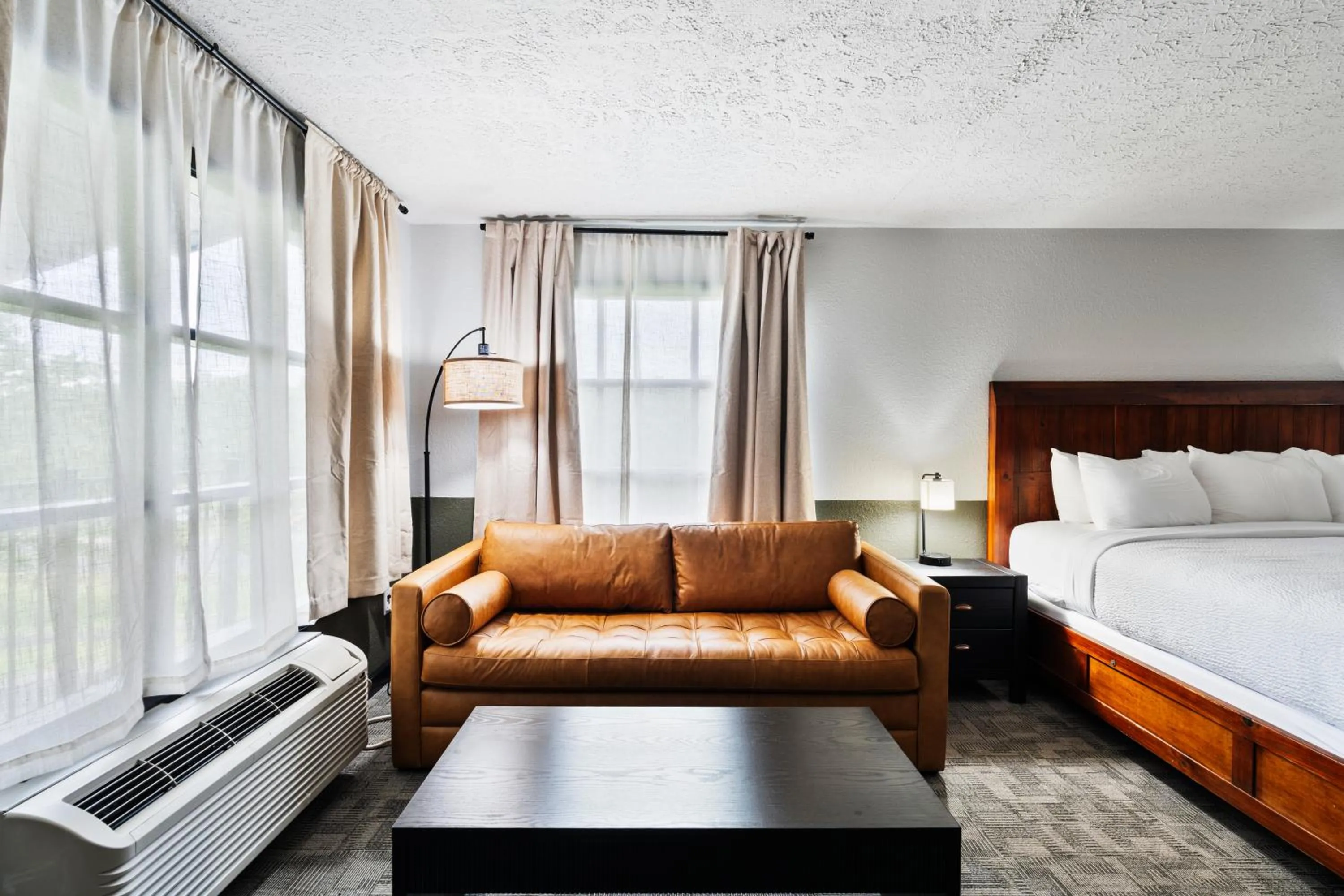 Bed in Tremont Lodge & Resort