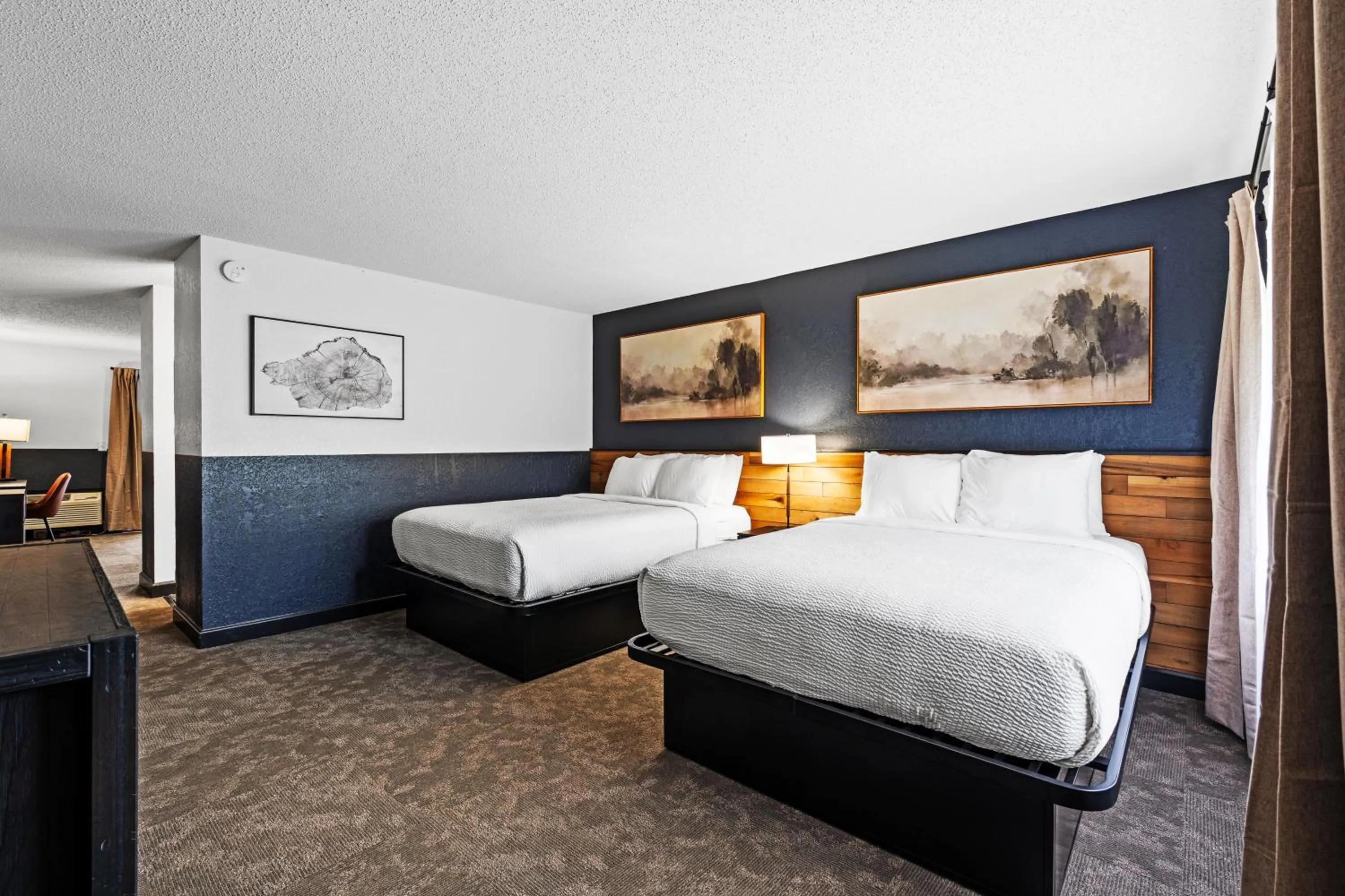 Bed in Tremont Lodge & Resort