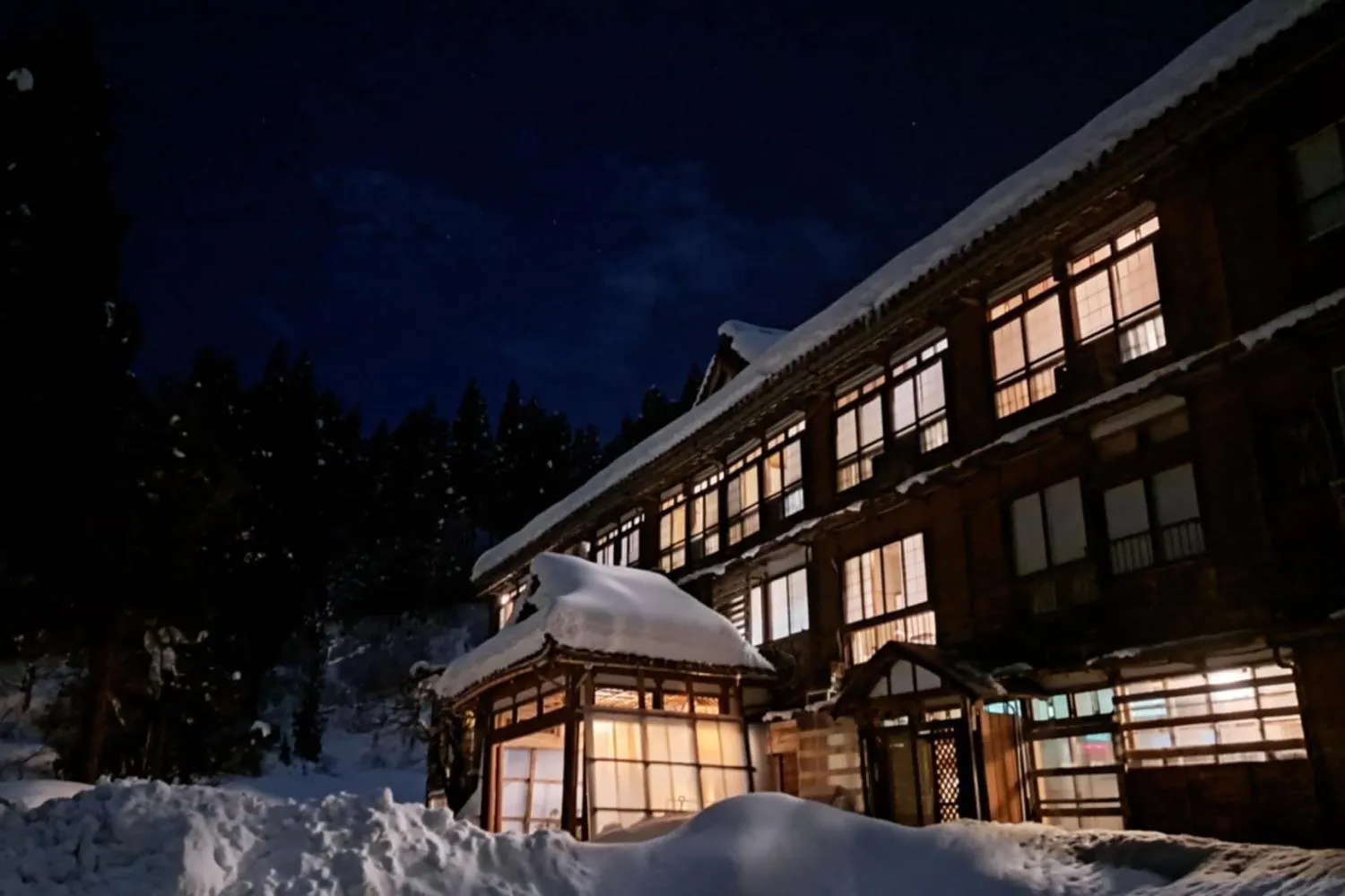 Property building in Ryounkaku Matsunoyama onsen