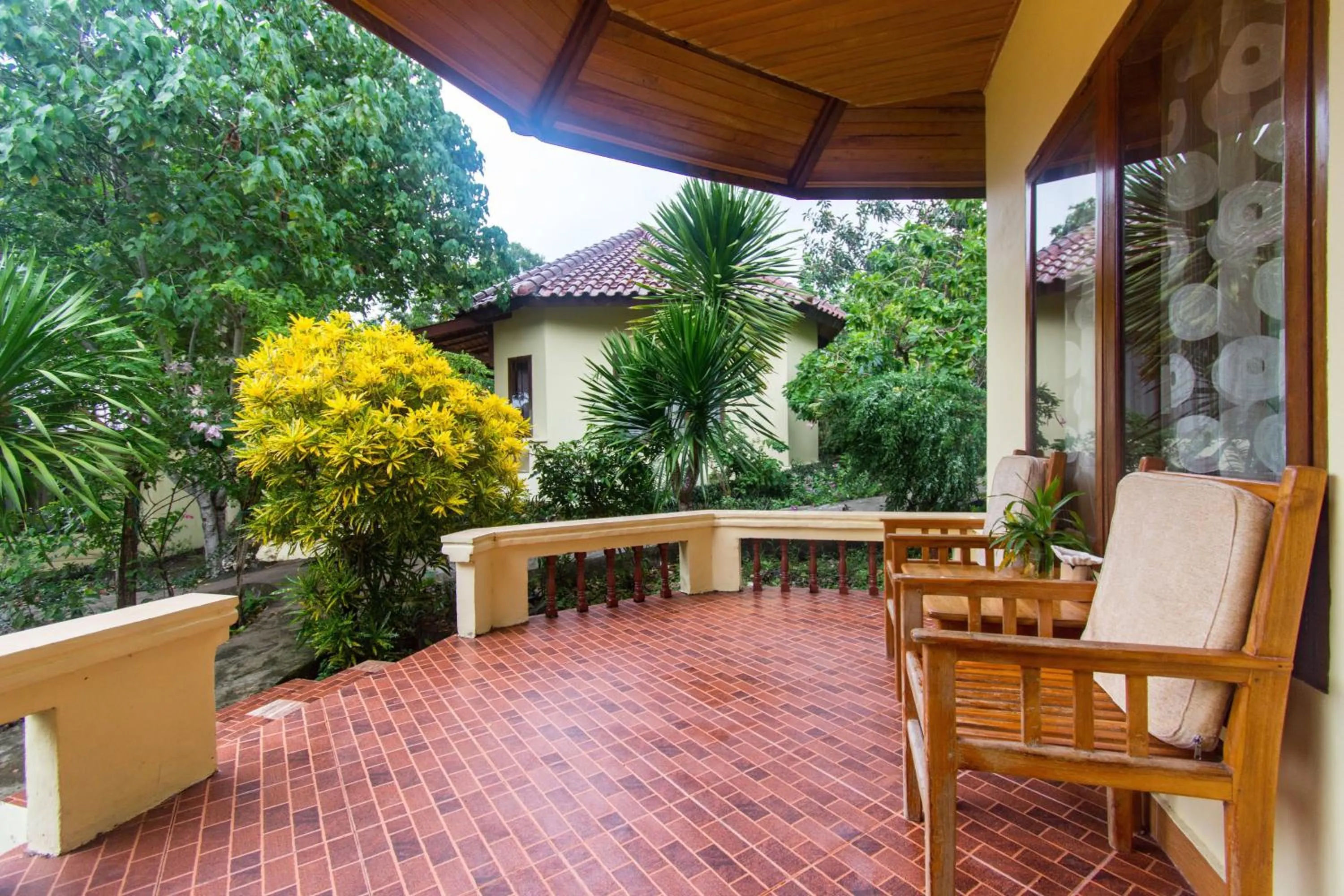 Bara Beach Bungalows