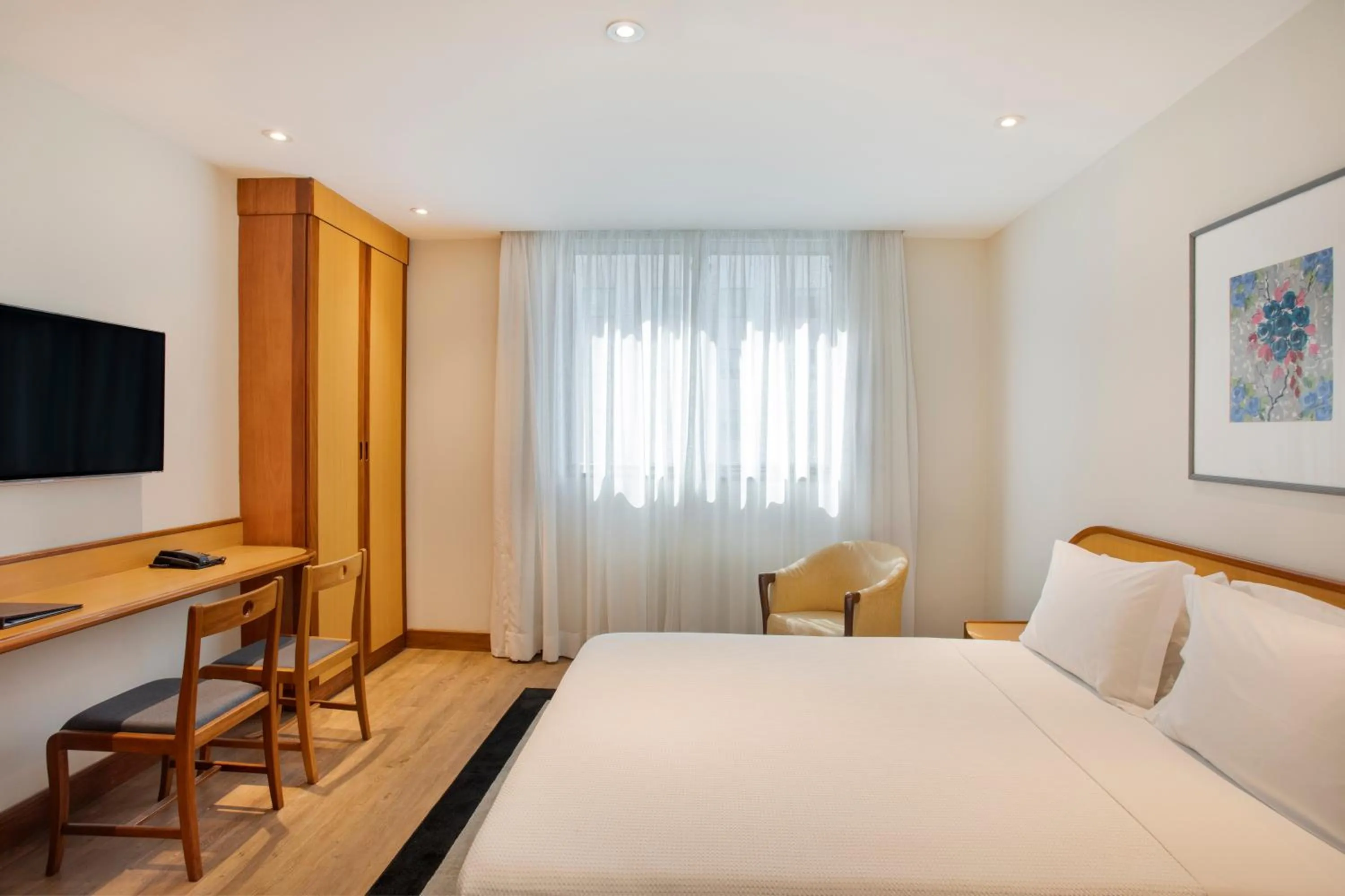 TV and multimedia, Bed in Windsor Guanabara Hotel