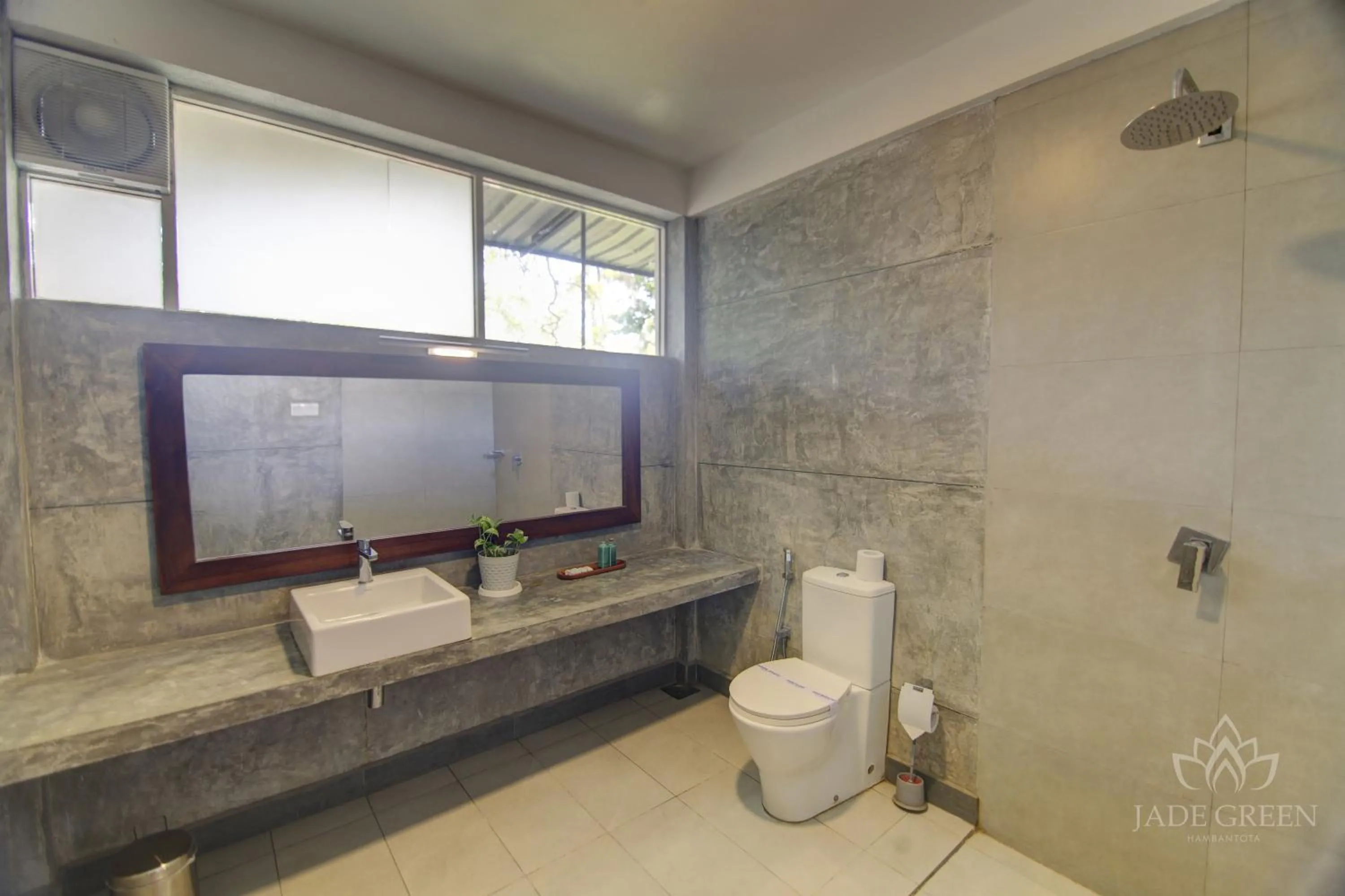Bathroom in Jade Green Hotel Hambantota