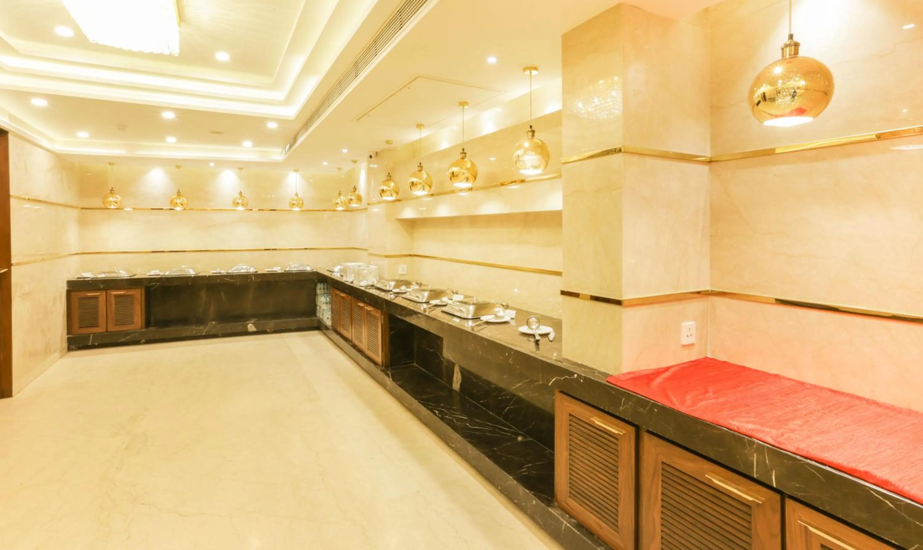 Kitchen or kitchenette in Hotel Metropolis