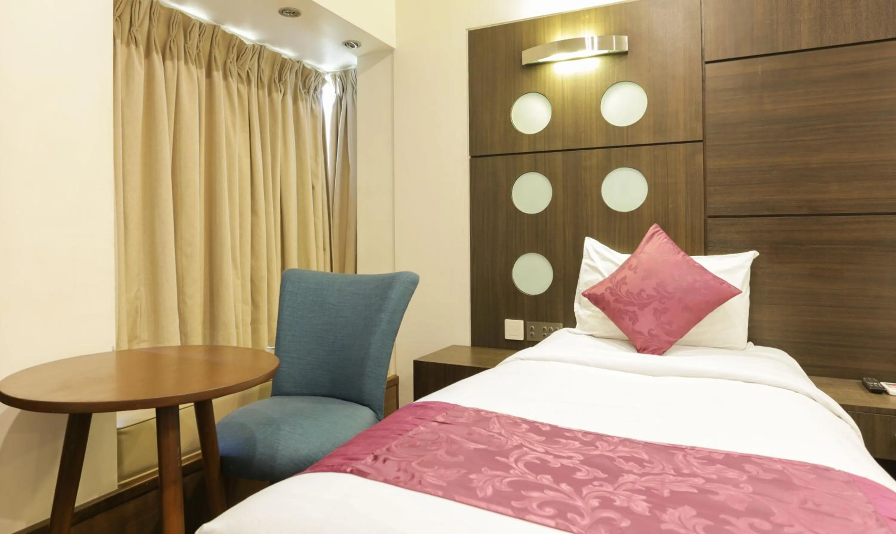 Bed in Hotel Metropolis