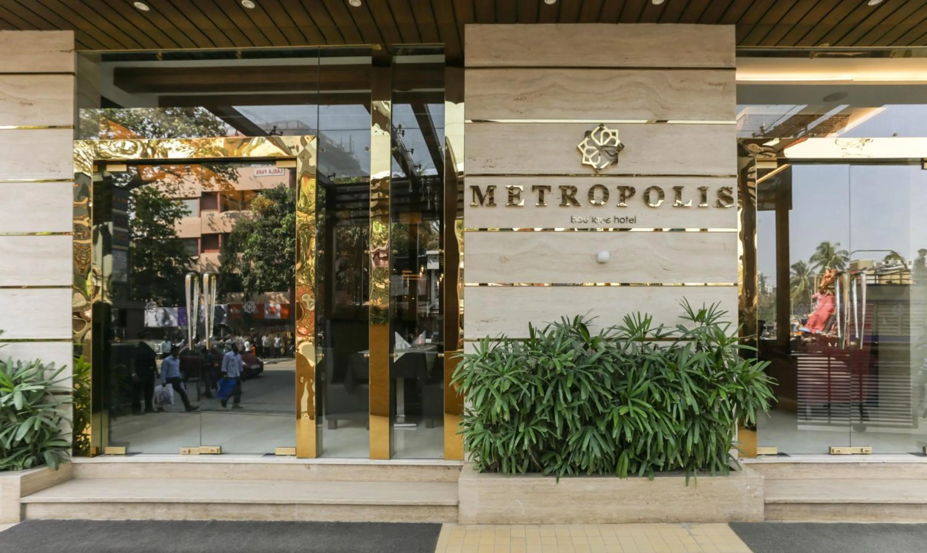 Facade/entrance in Hotel Metropolis