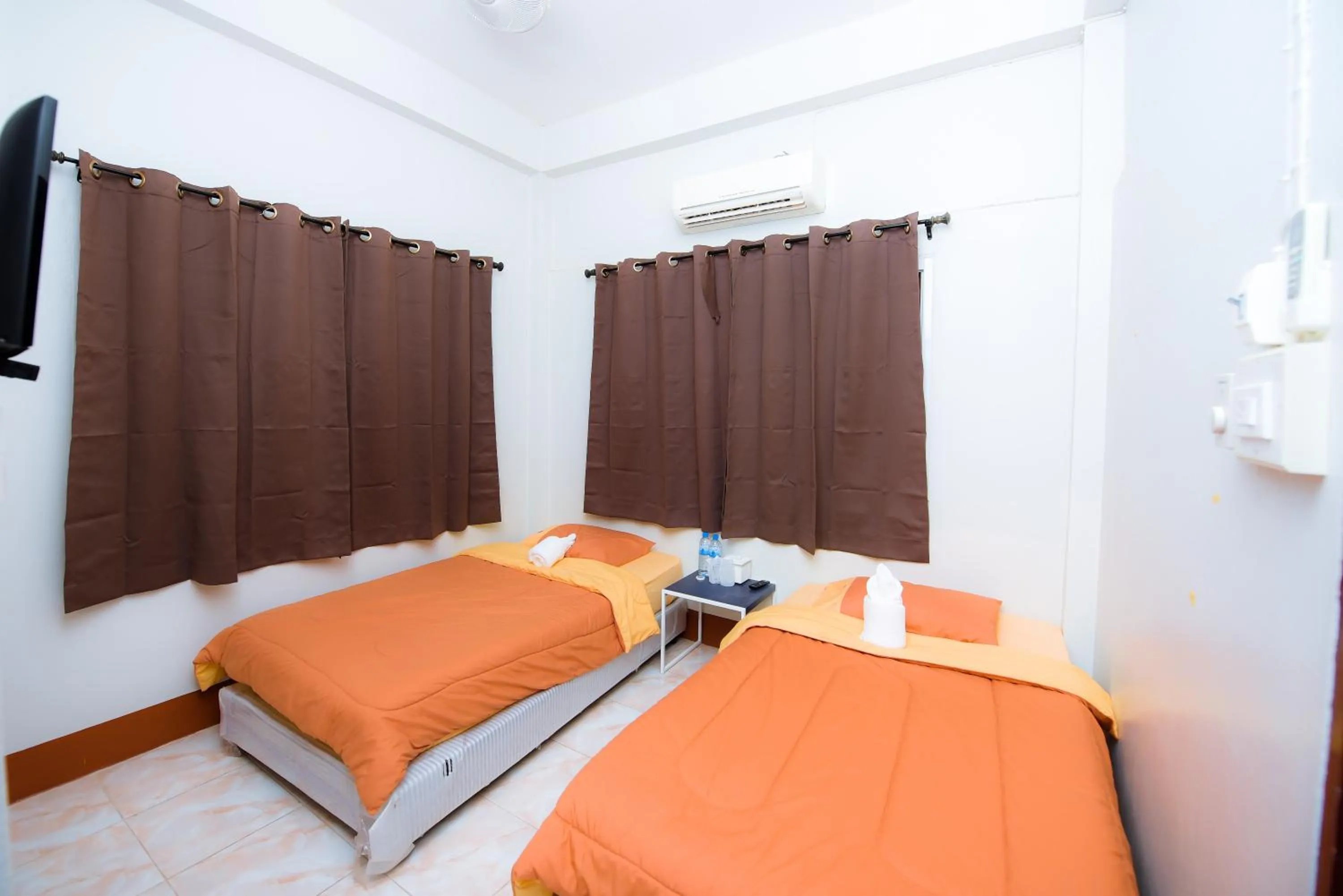 Bedroom, Bed in Nadpob Mansion