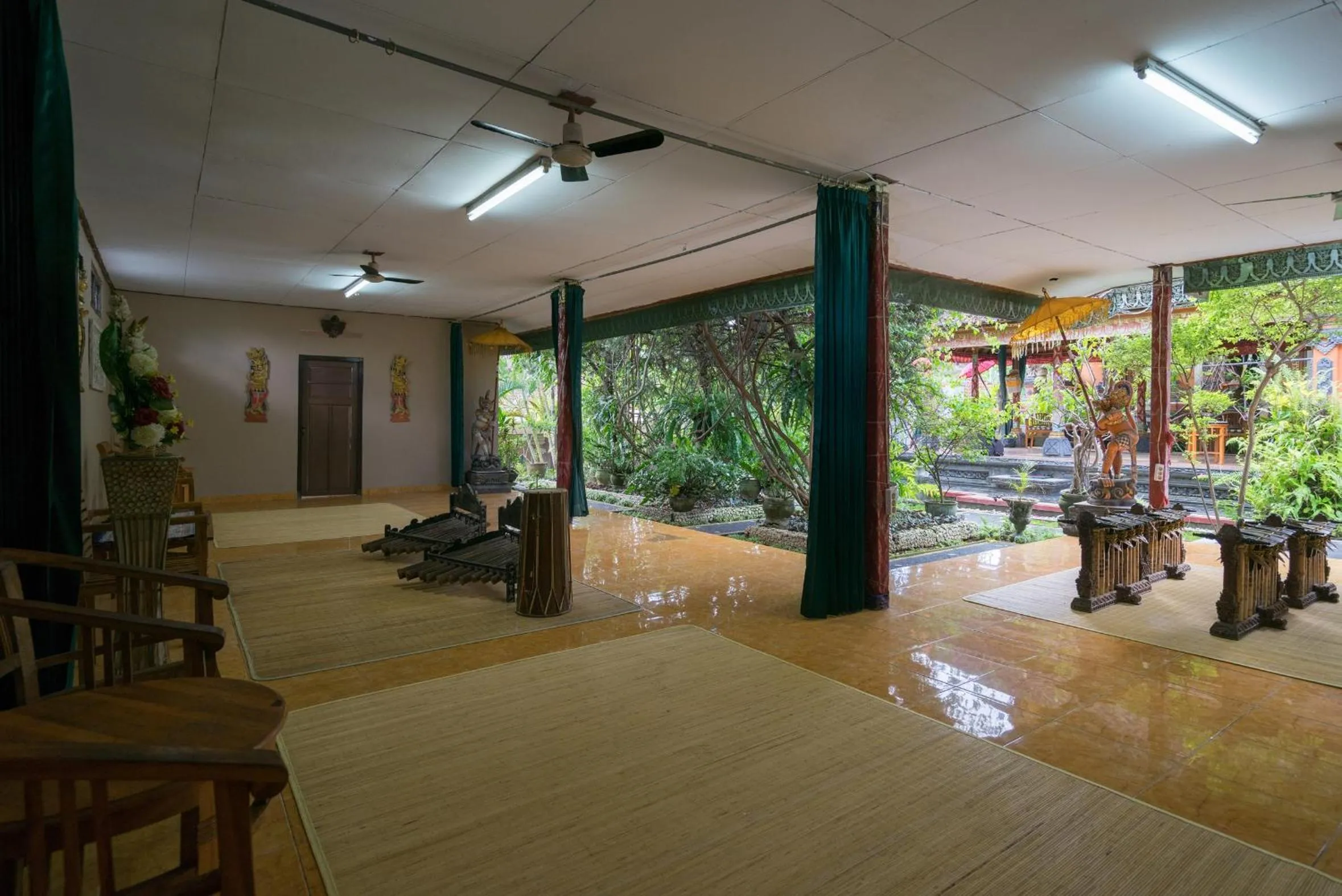 Children play ground in Nuaja Balinese Guest House