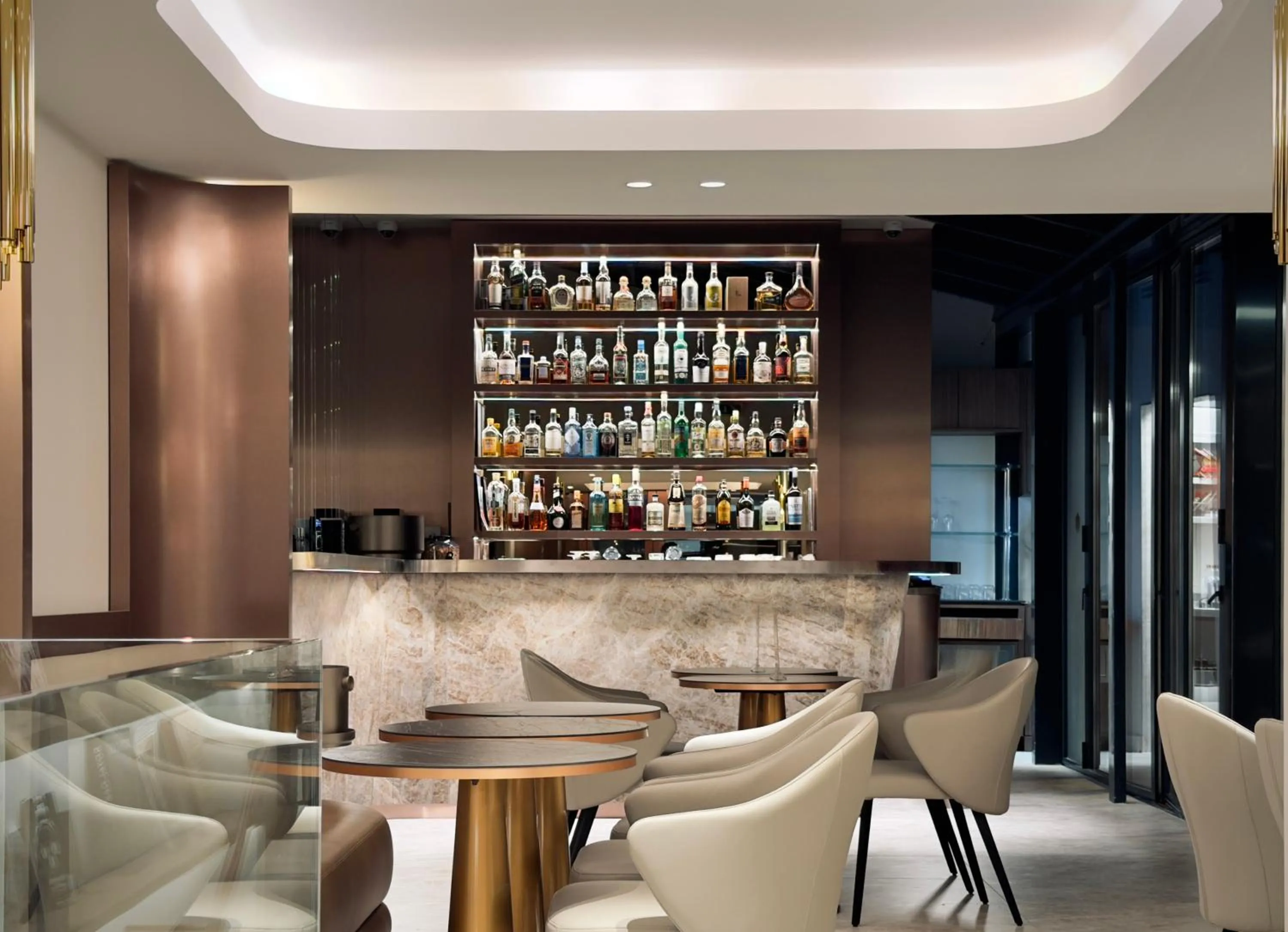 Perpetual Elysée Montaigne