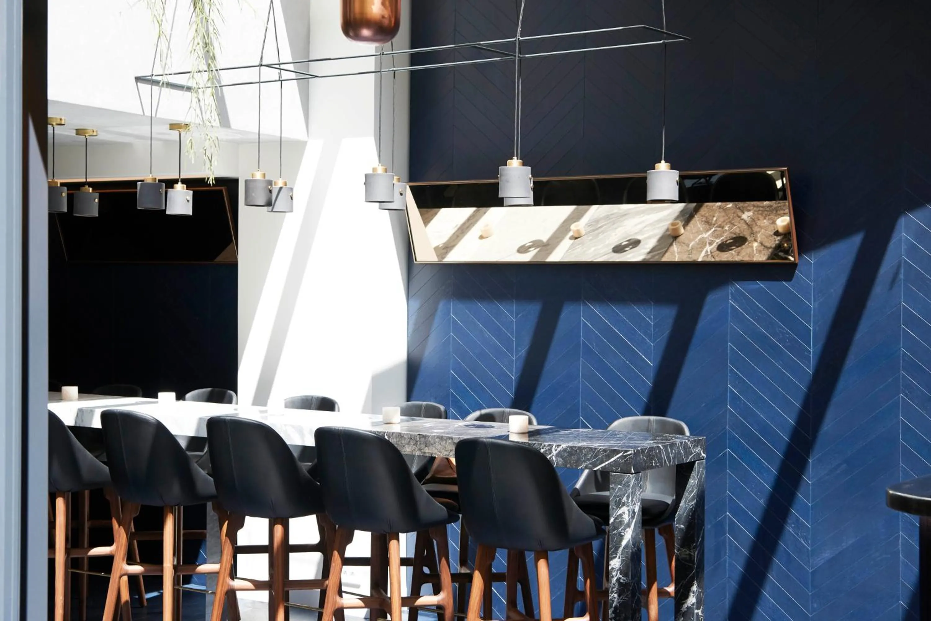 Restaurant/places to eat in Perpetual Elysée Montaigne