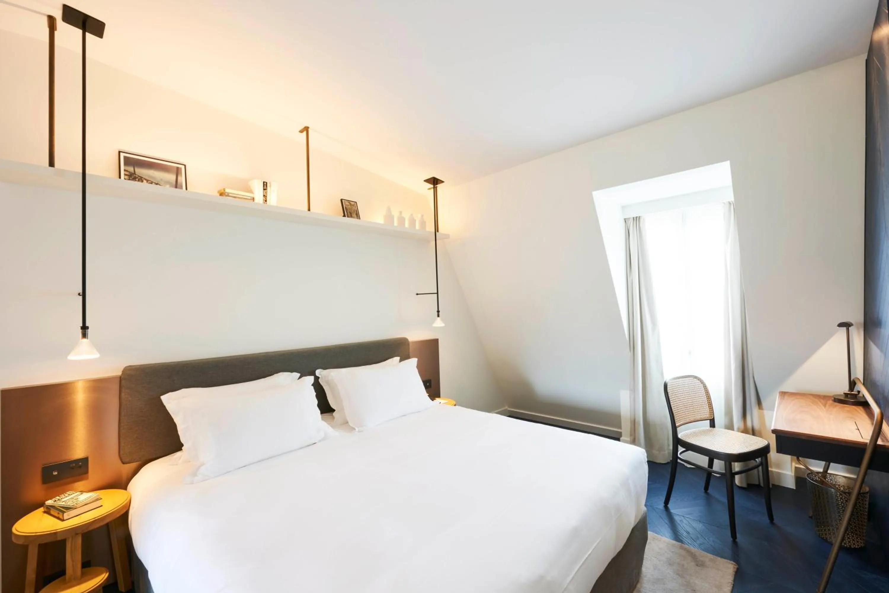 Bedroom, Bed in Perpetual Elysée Montaigne