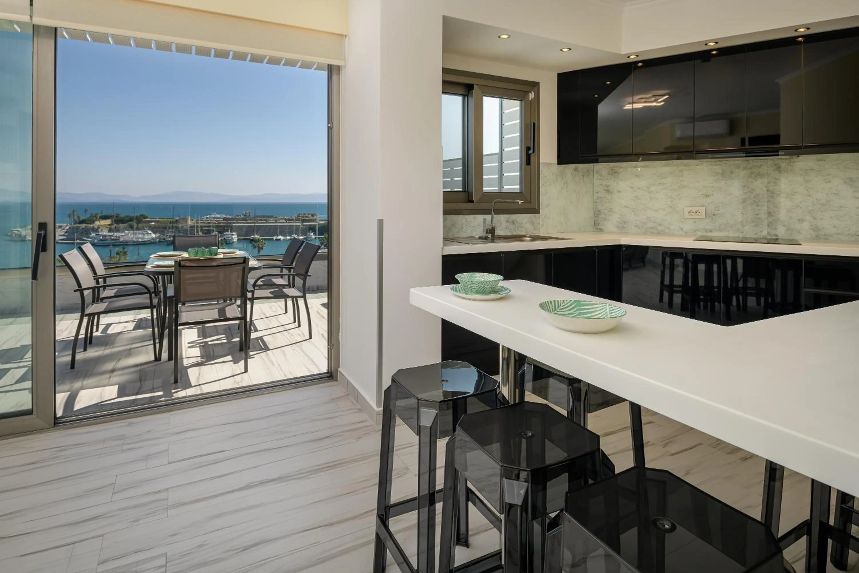 Kitchen or kitchenette in Alexandra Hotel&Apartments