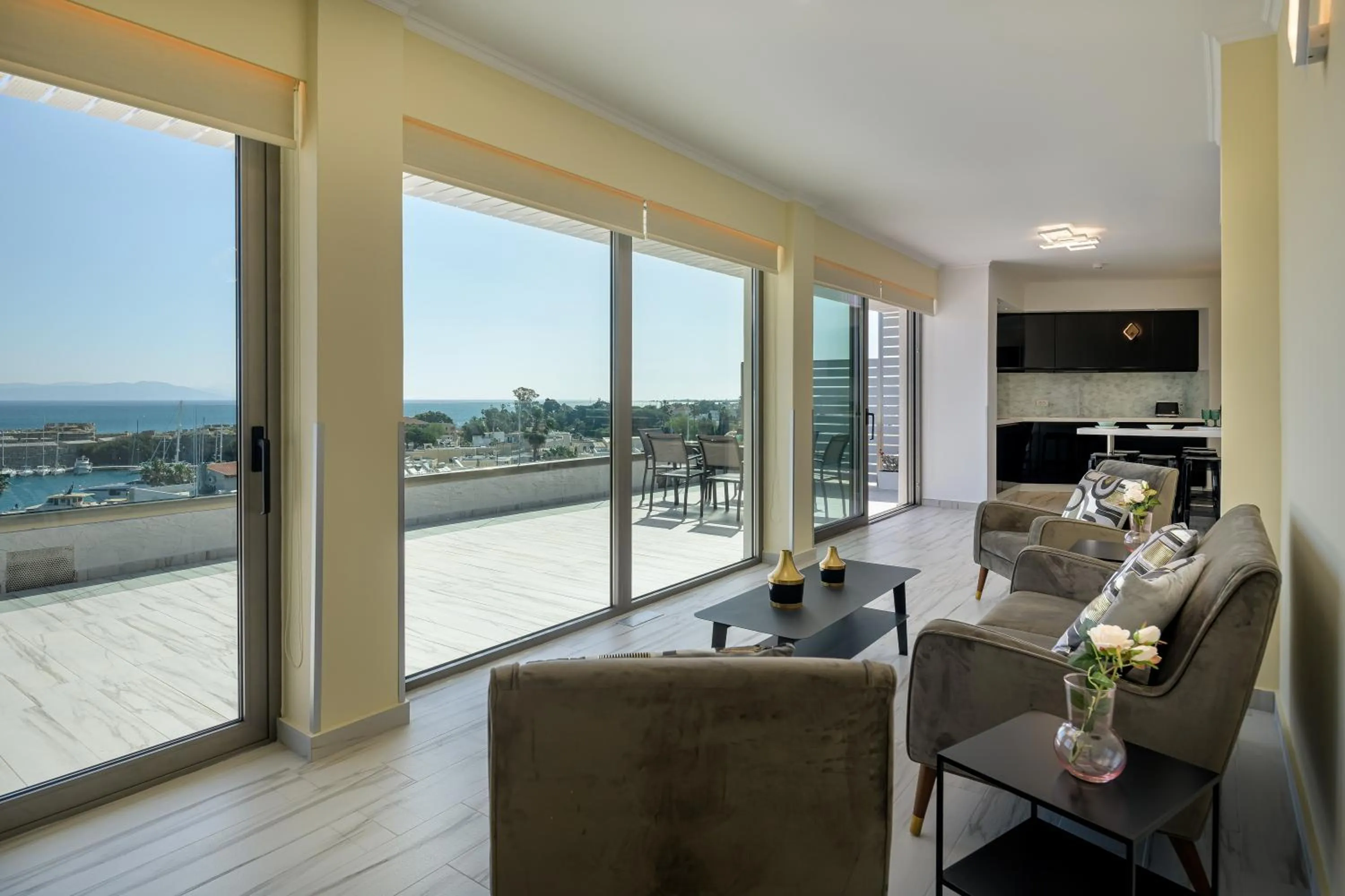 Seating area in Alexandra Hotel&Apartments