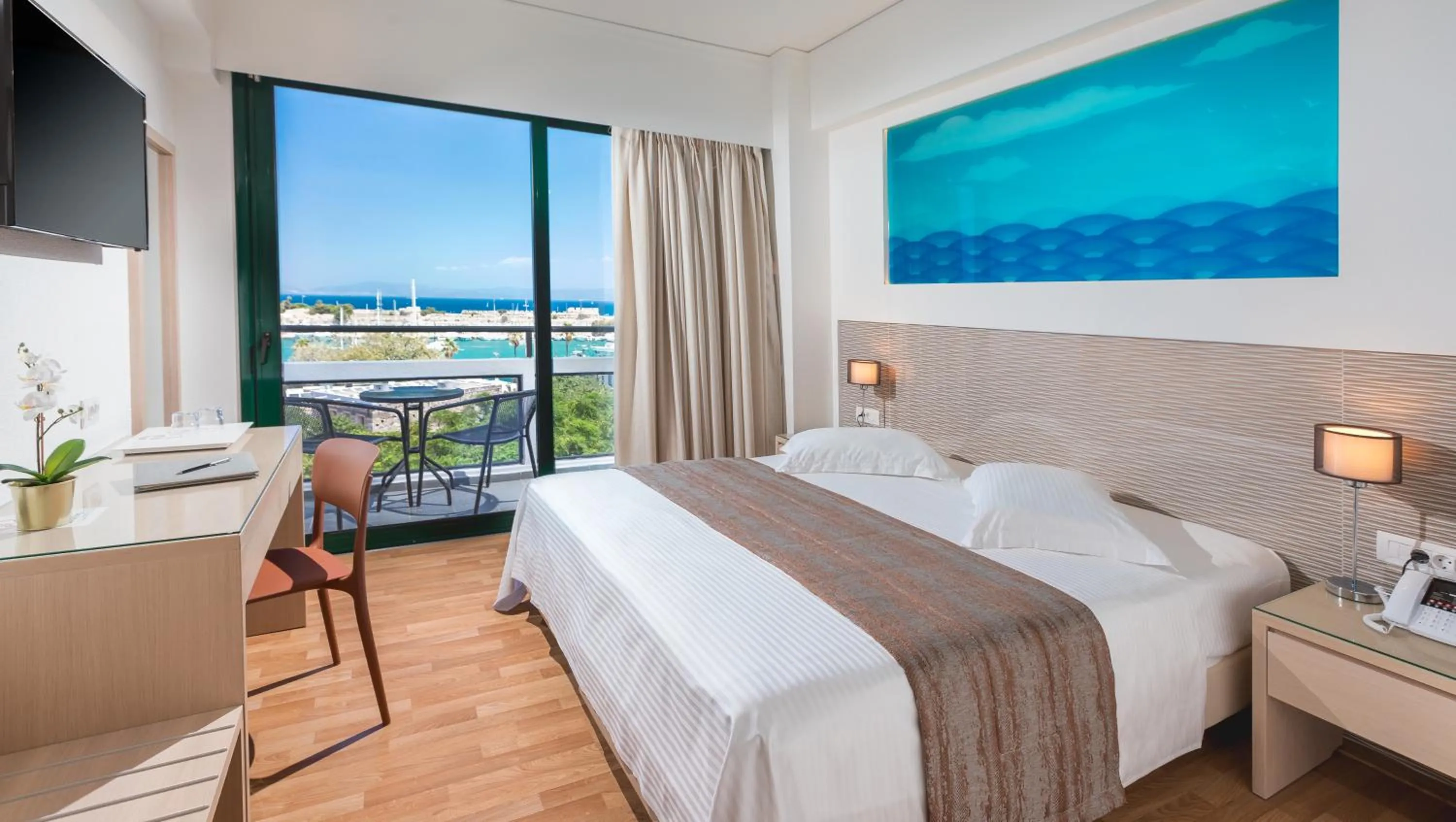 Bed in Alexandra Hotel&Apartments