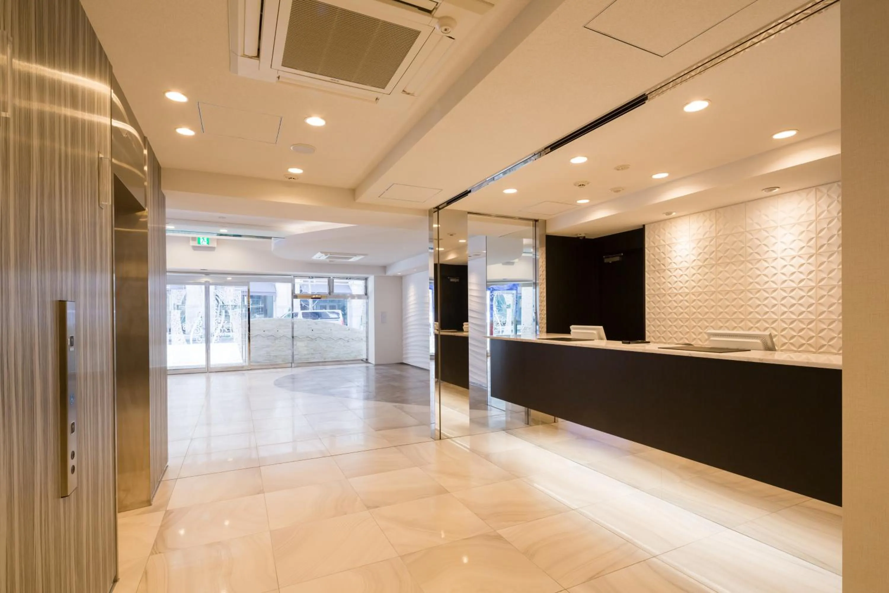 Lobby or reception in SARASA HOTEL Namba