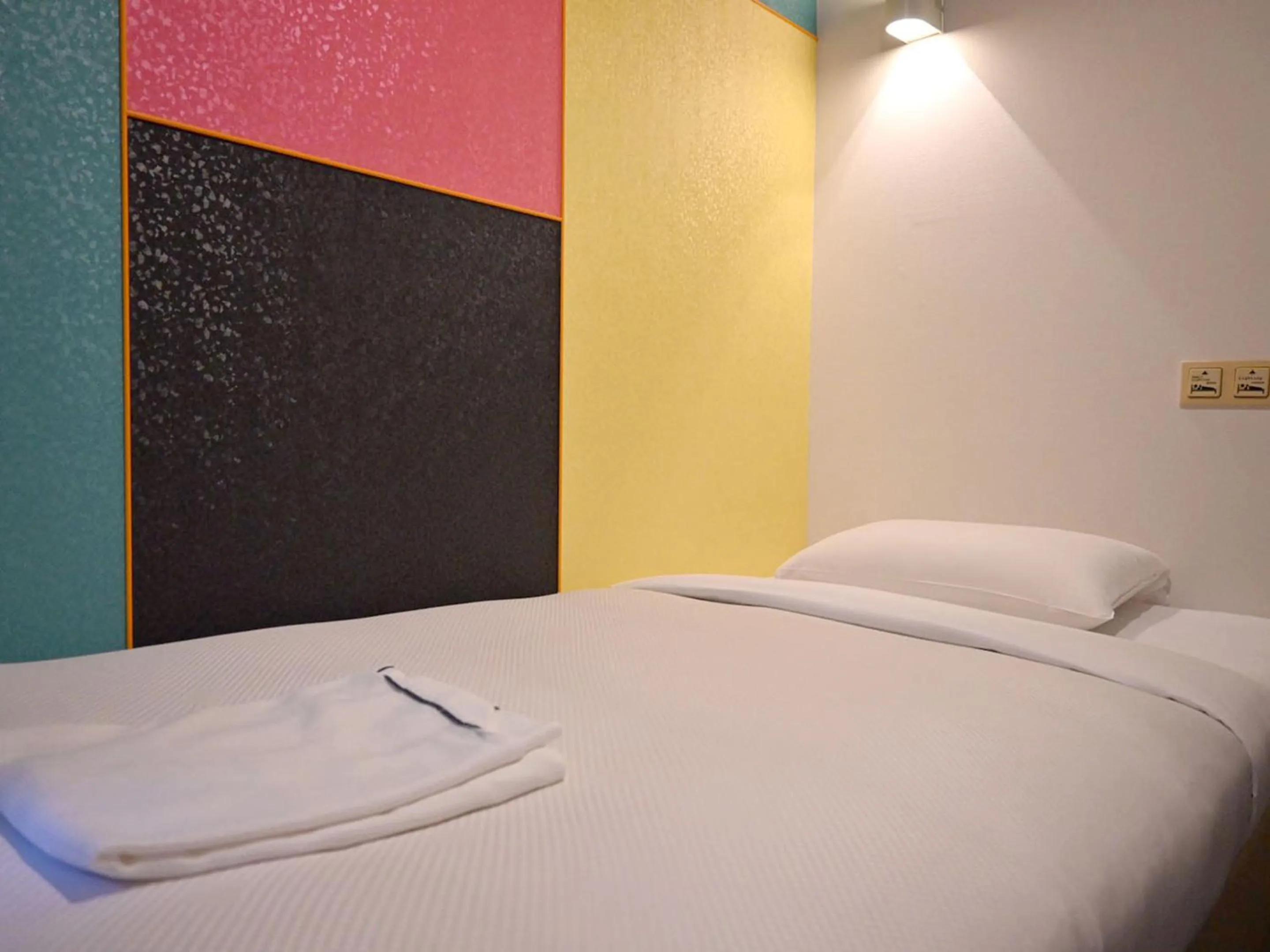 Bed in Art Inn Namba