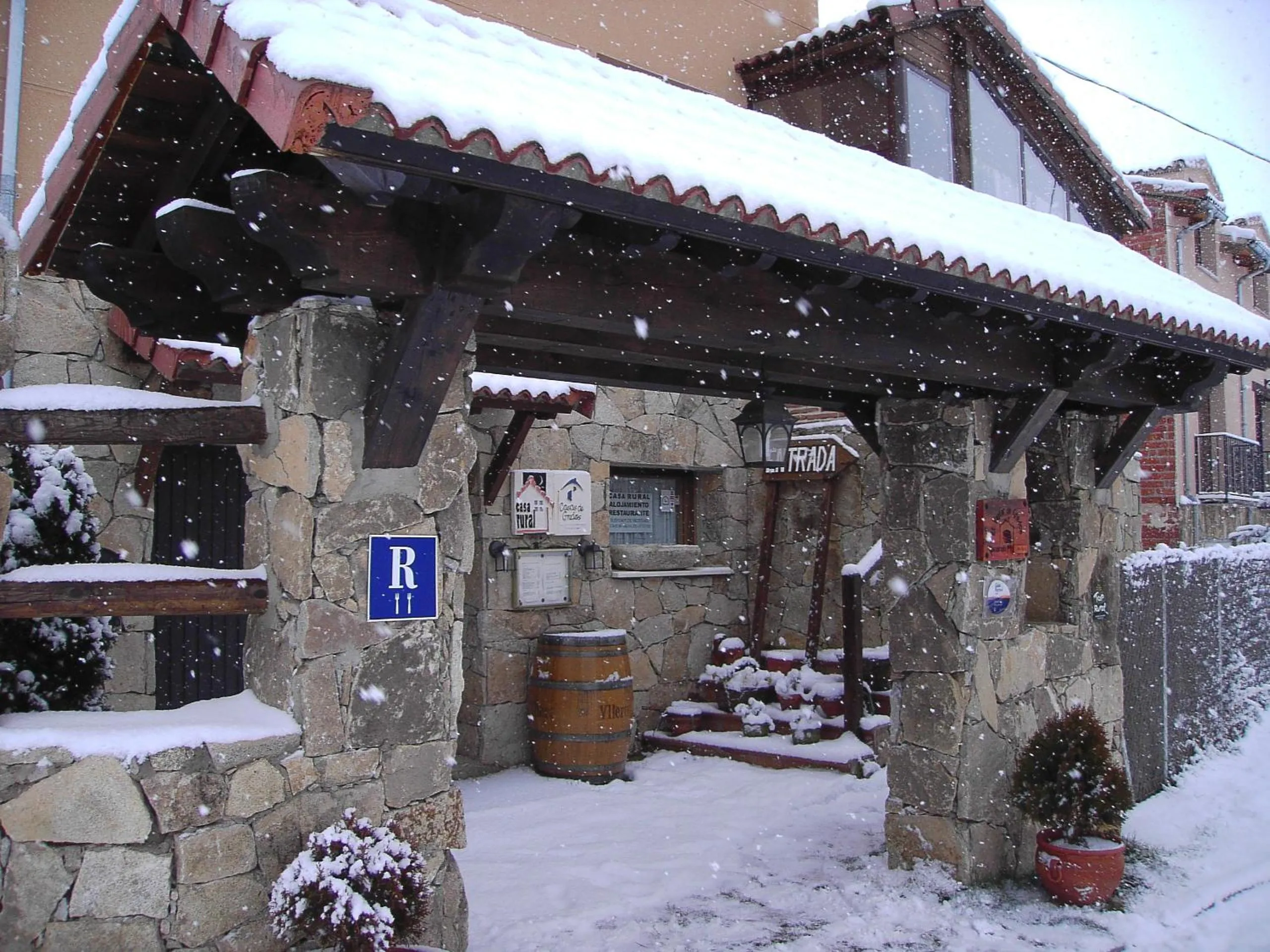 Facade/entrance in Hotel Rural El Yantar de Gredos