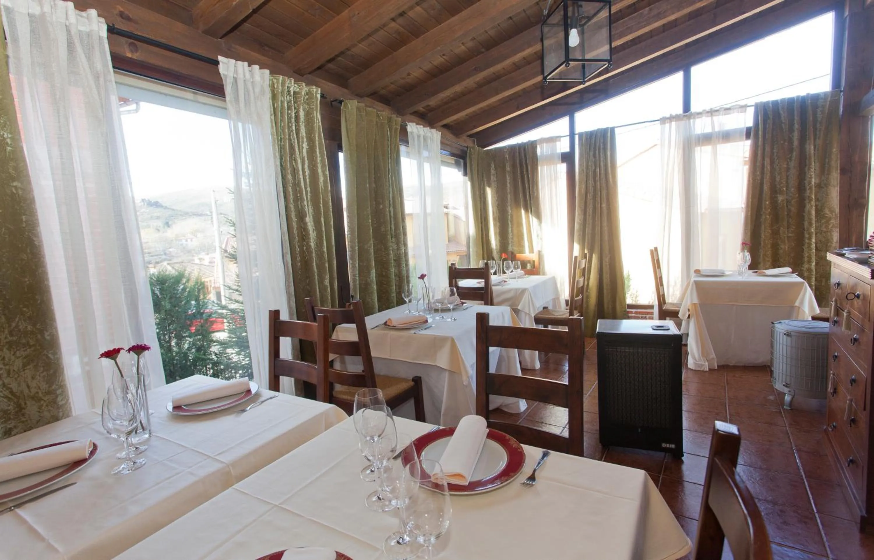 Restaurant/places to eat in Hotel Rural El Yantar de Gredos