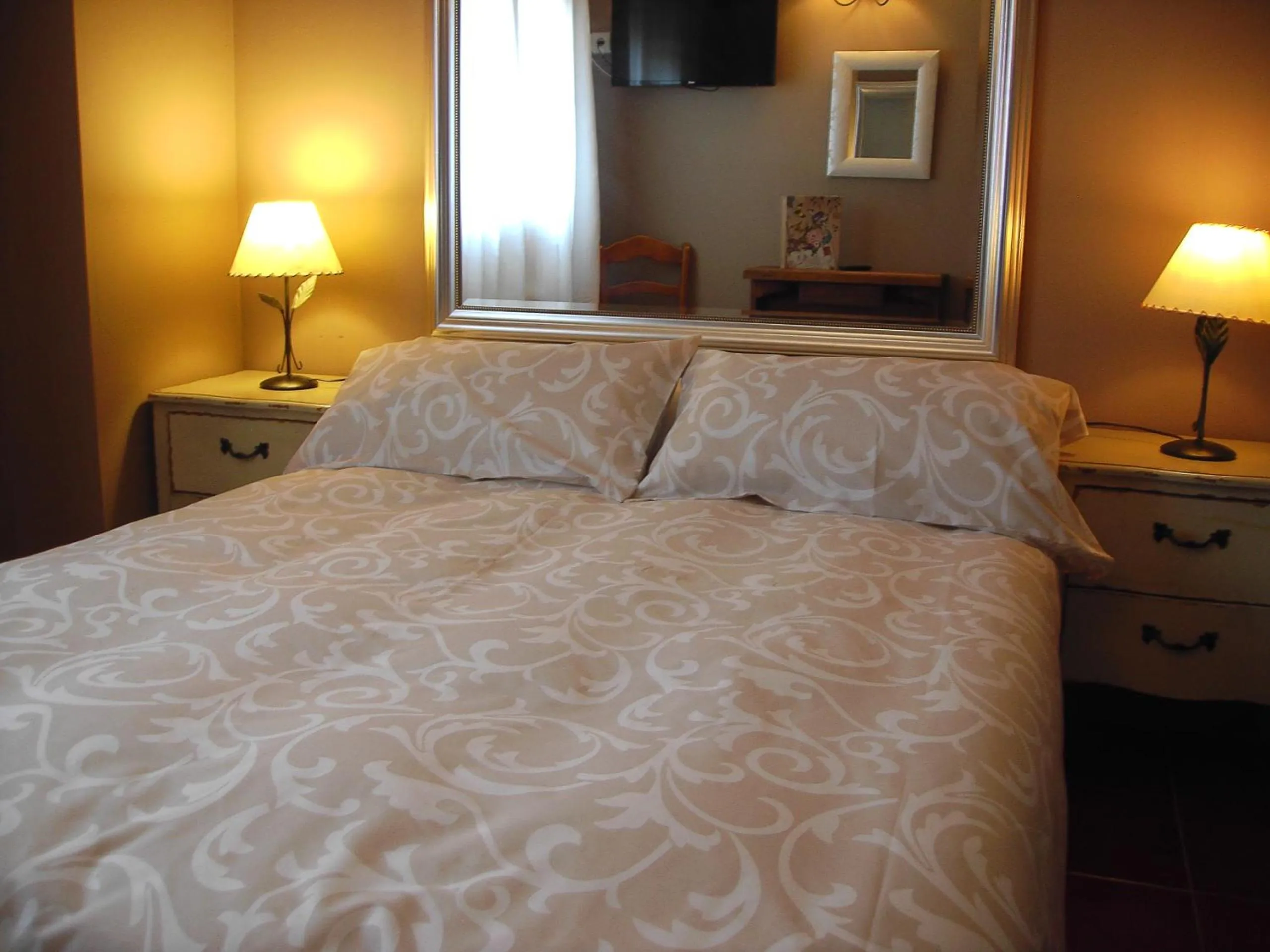 Photo of the whole room, Bed in Hotel Rural El Yantar de Gredos