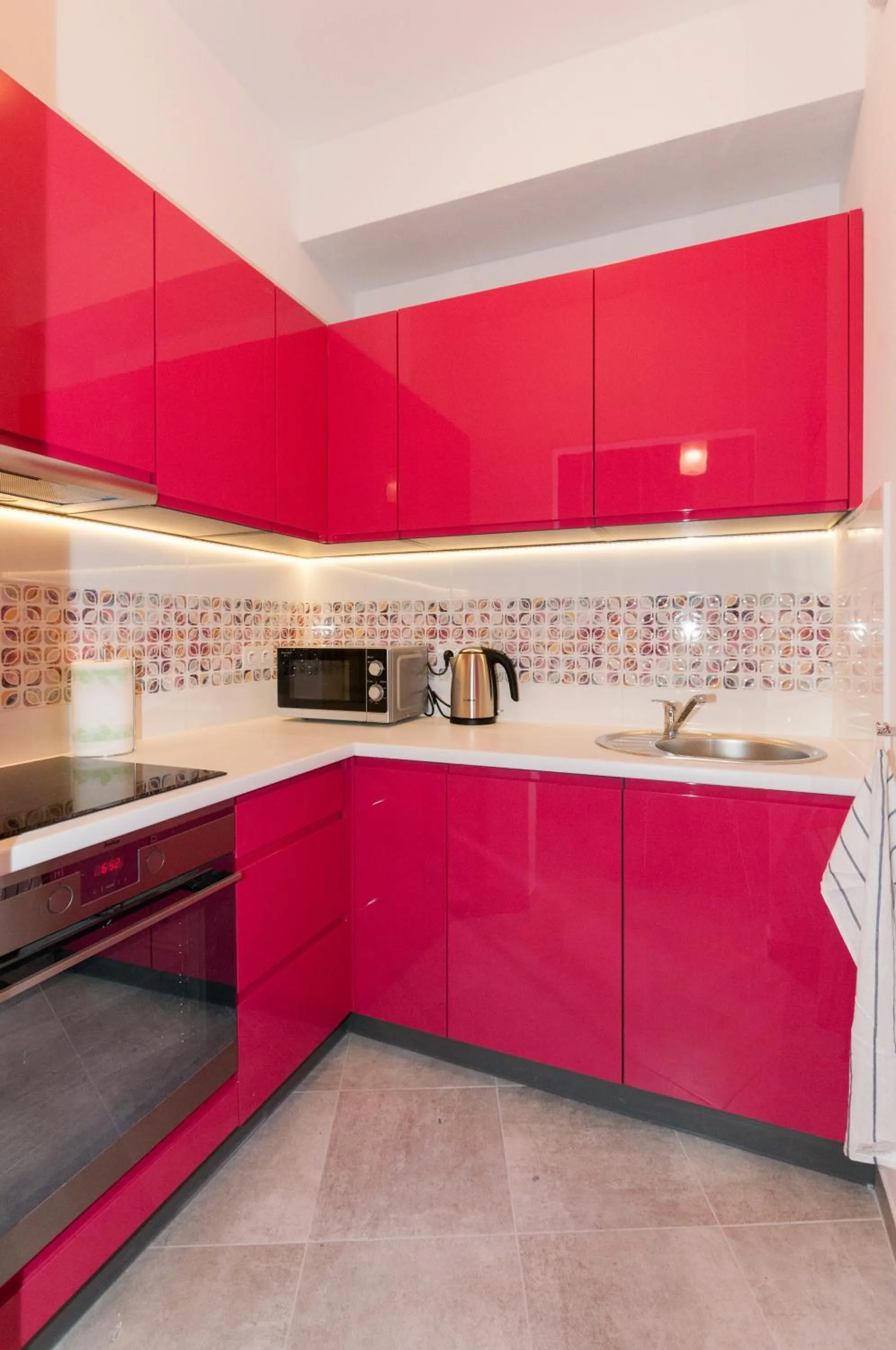 Kitchen or kitchenette in Pop Art Apartments