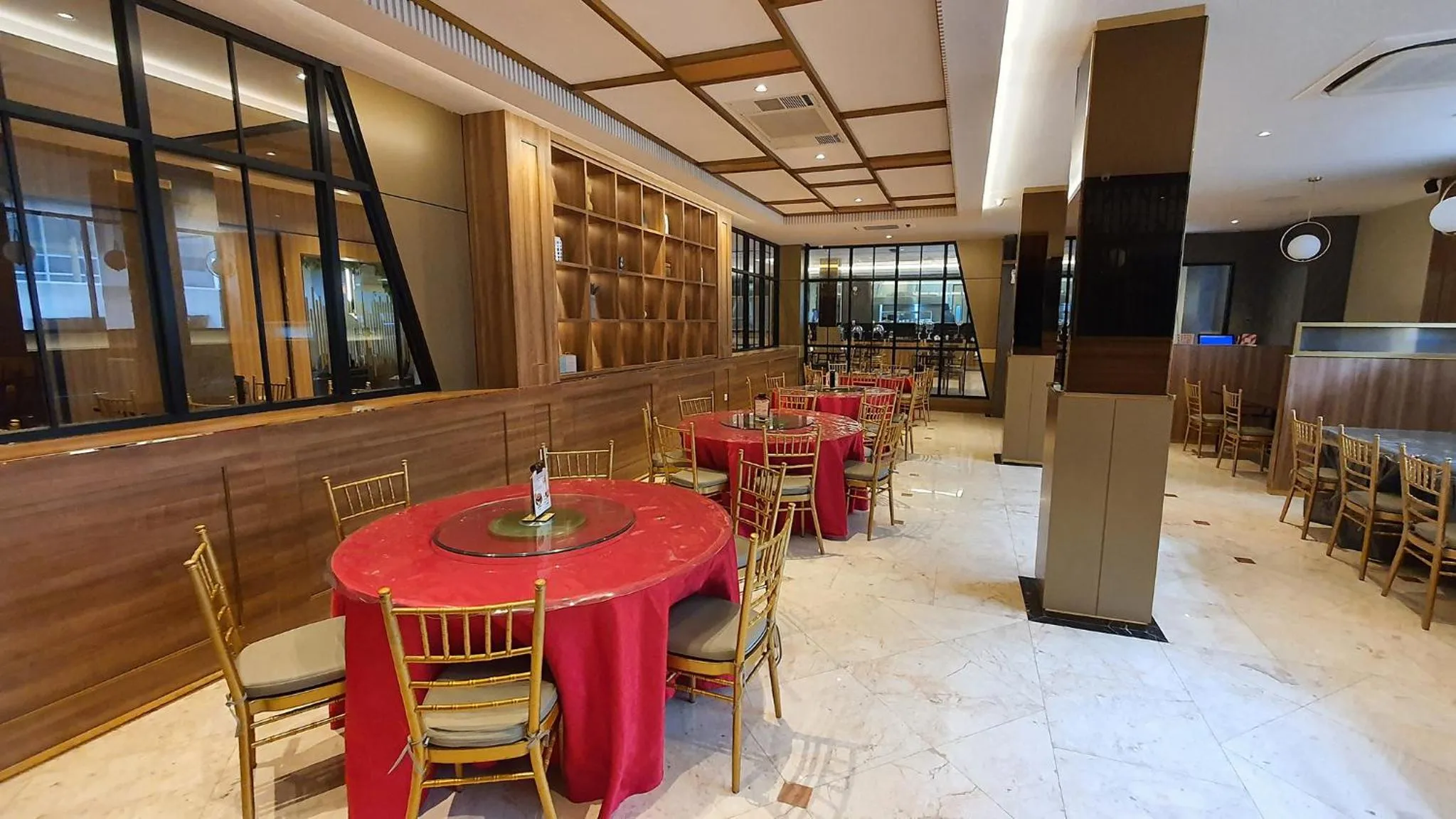 Restaurant/places to eat in Classie Hotel