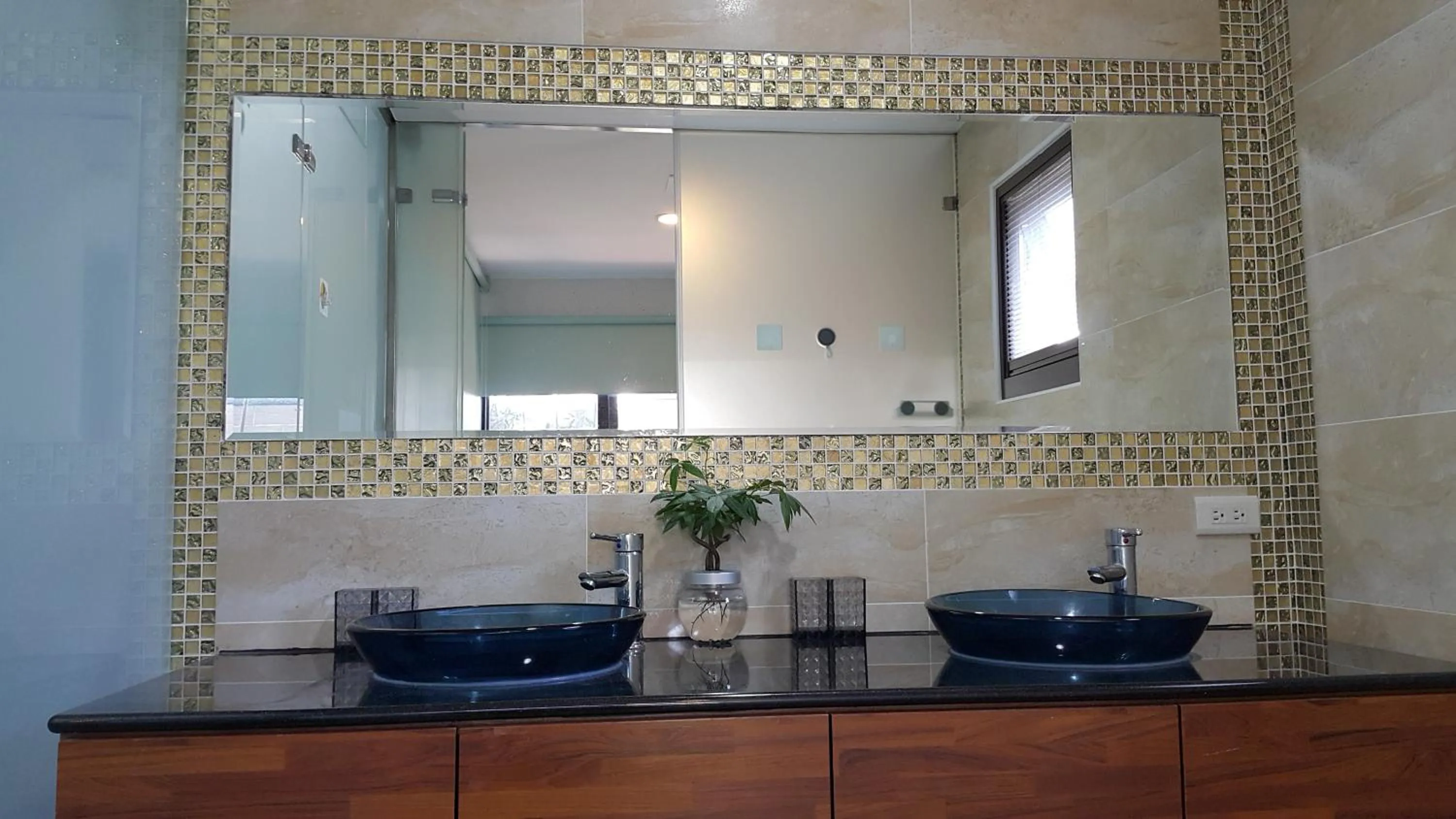 Bathroom in Wonderful Land B&B